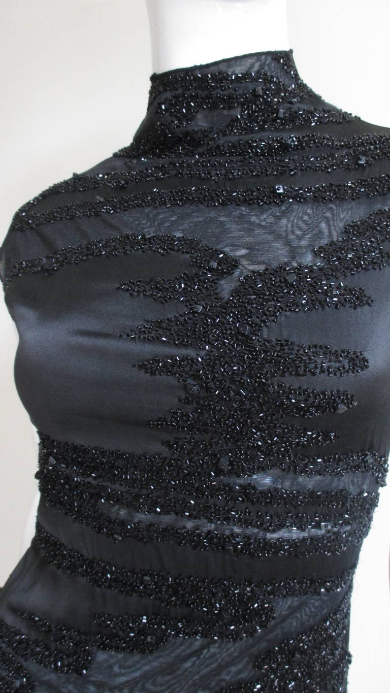  Krizia - Robe avec découpes bordées de perles Pour femmes en vente