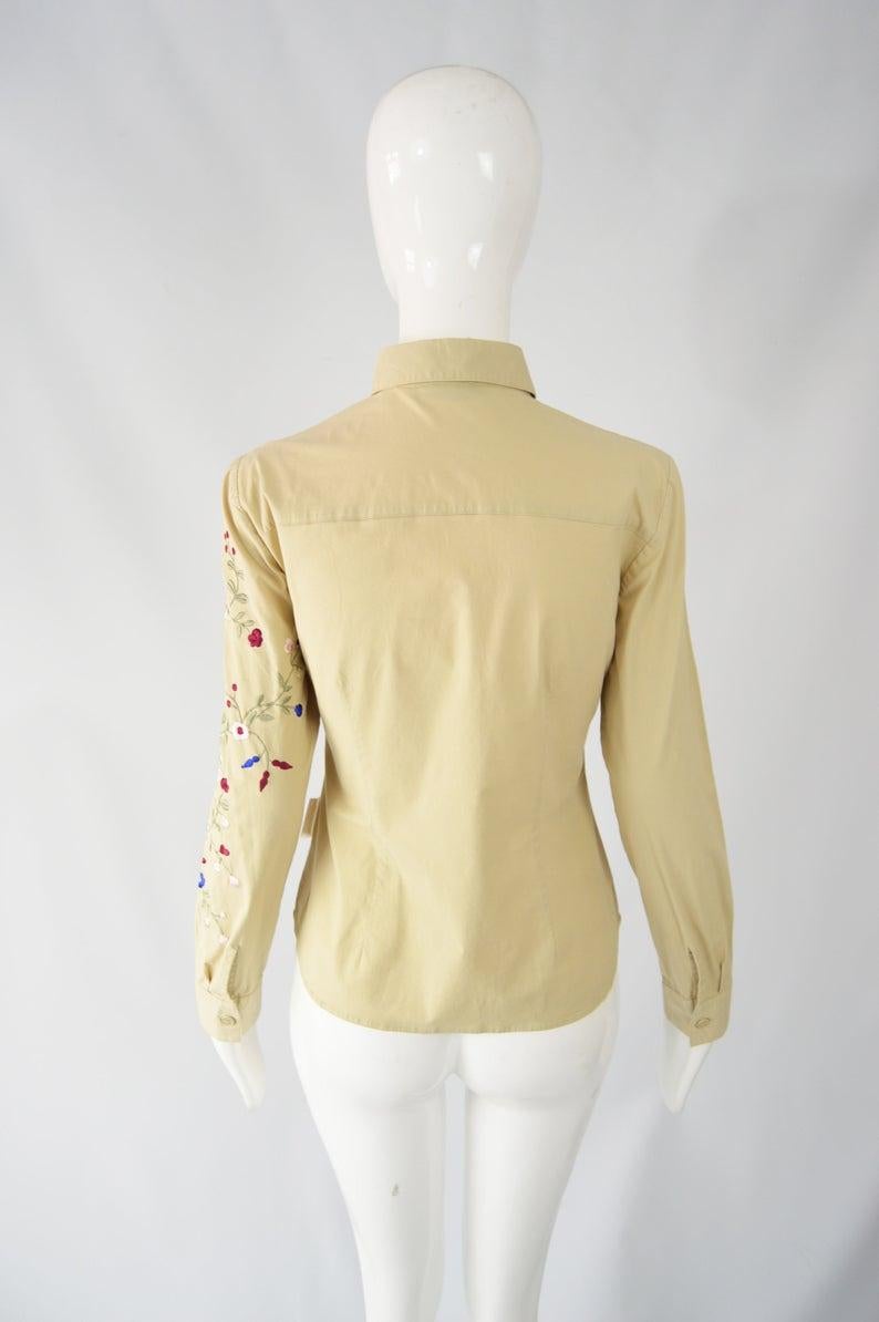 Camisa bordada vintage Krizia en venta 3