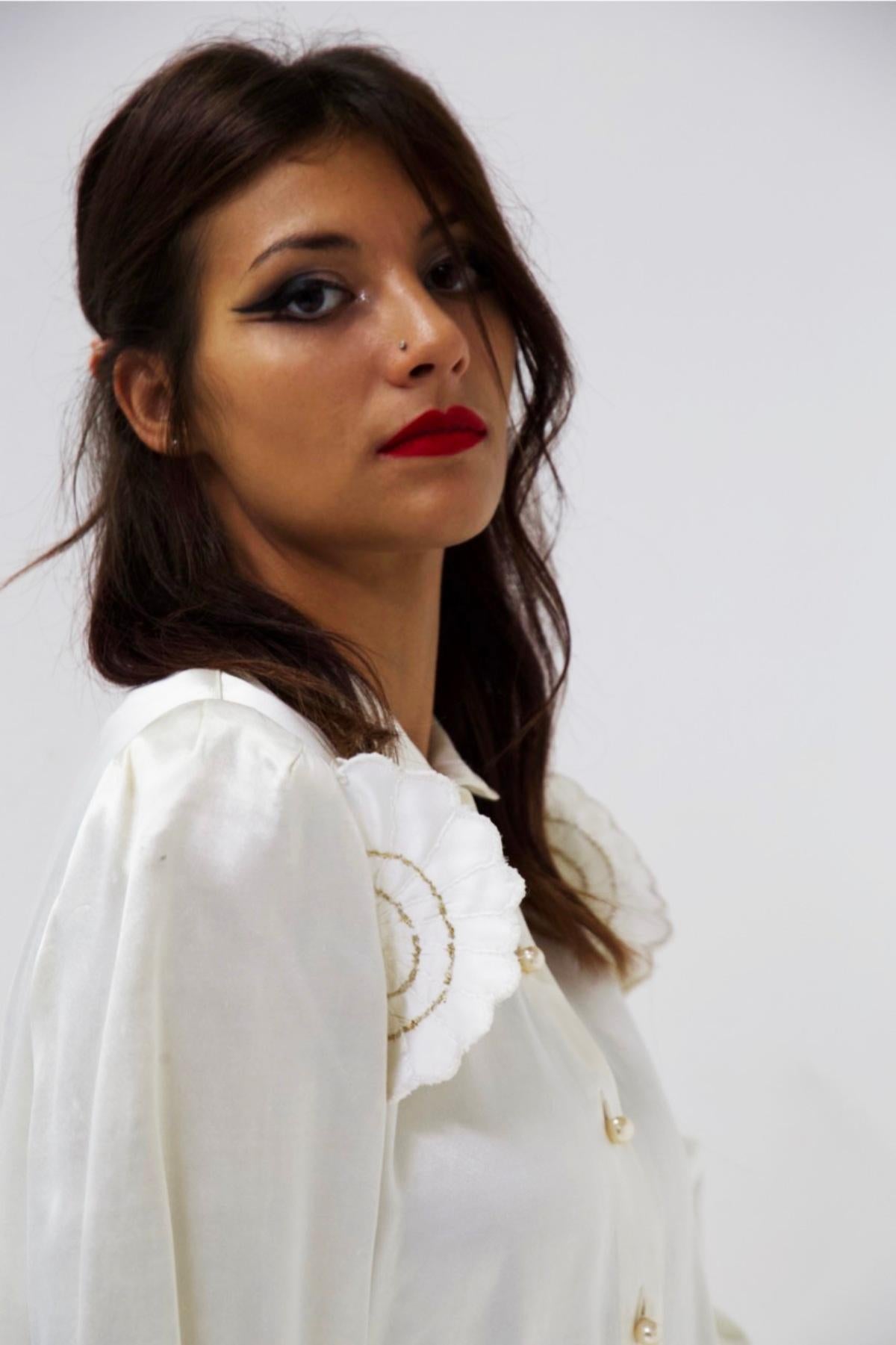 Krizia - Chemise vintage en viscose blanche brillante Pour femmes en vente