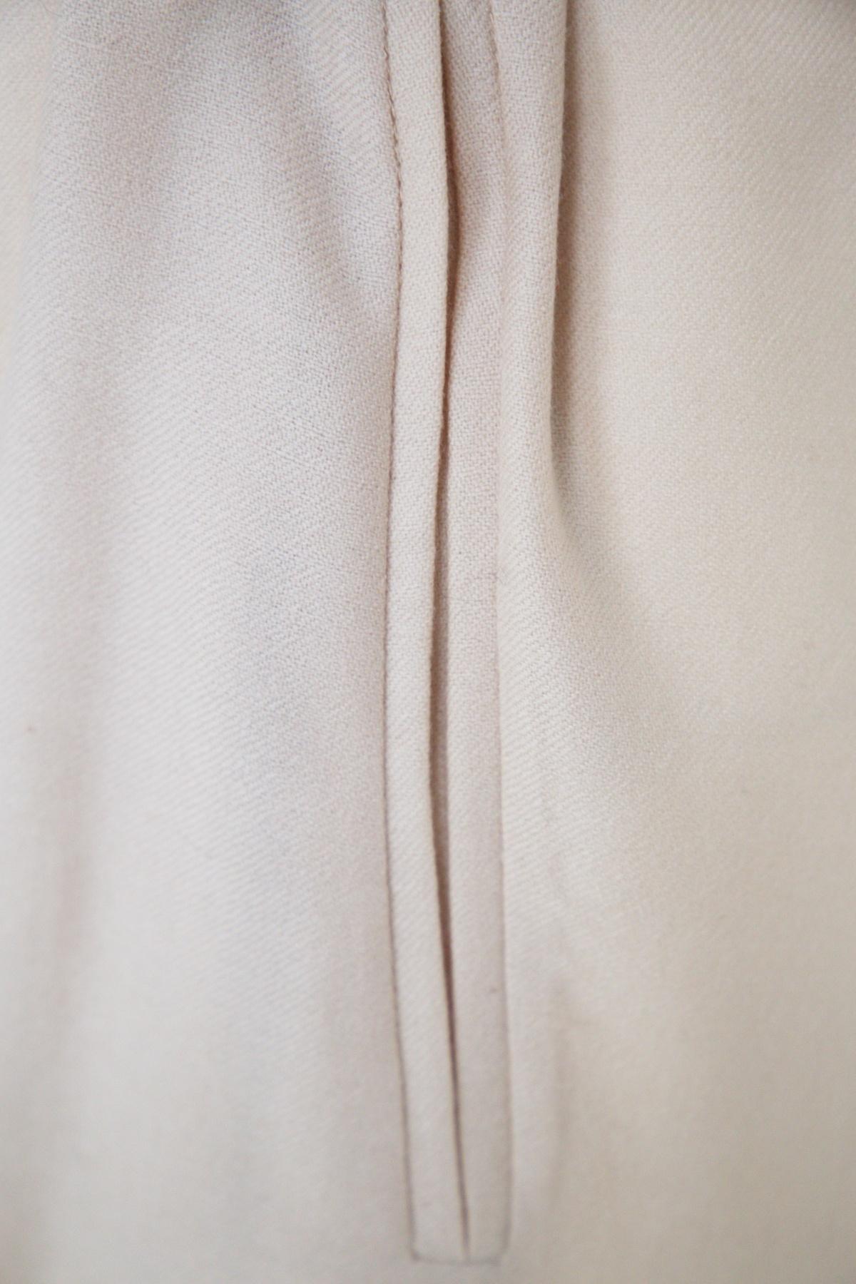 Krizia - Robe longue vintage en coton beige avec ceinture en vente 3