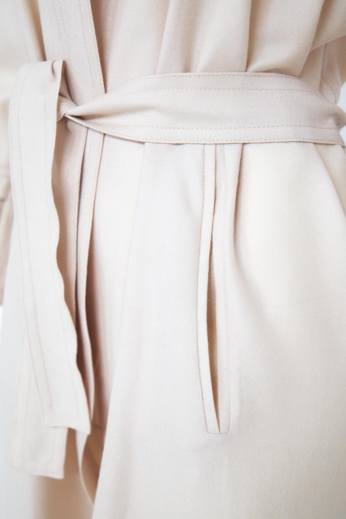 Krizia - Robe longue vintage en coton beige avec ceinture en vente 4