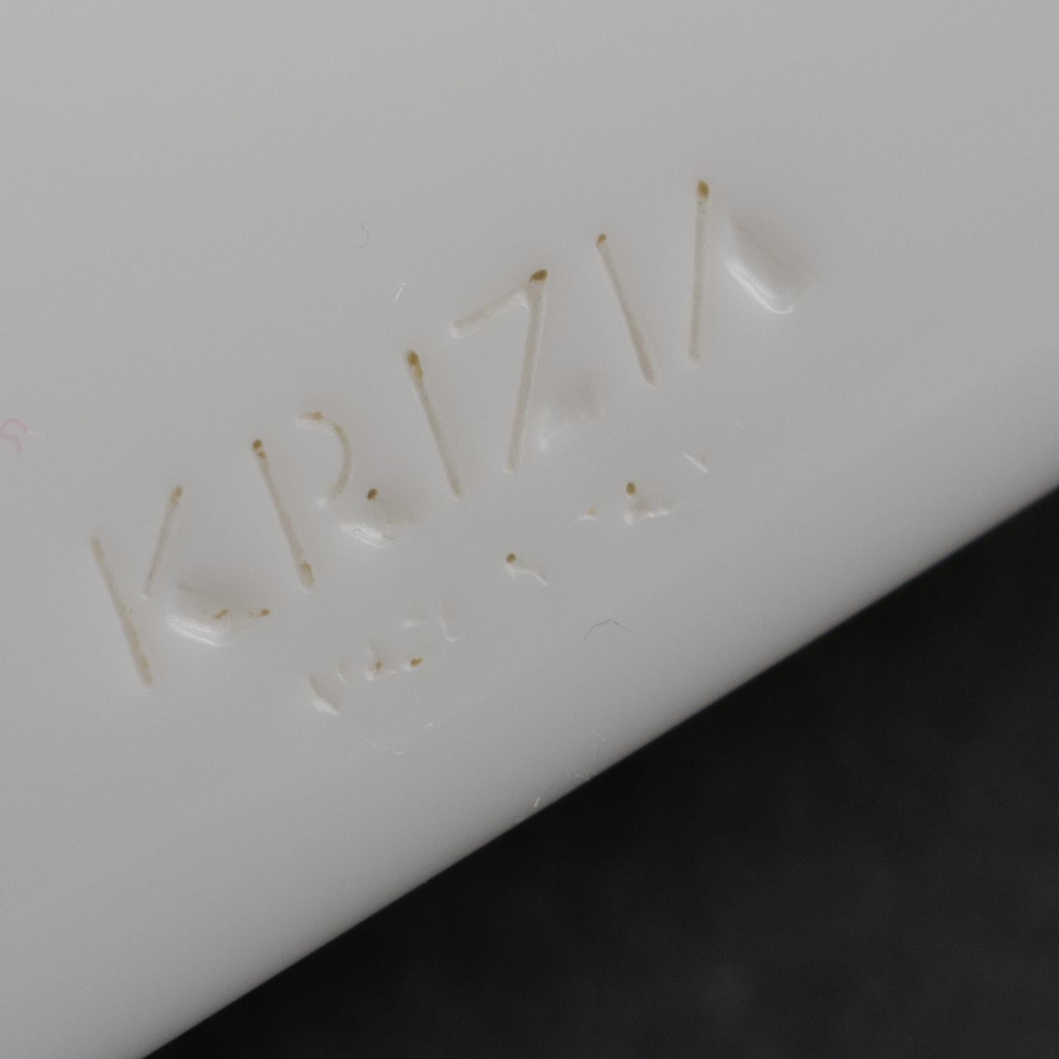 Krizia White Resin Lucite Cuff Bangle Bracelet with Cabochons en vente 6