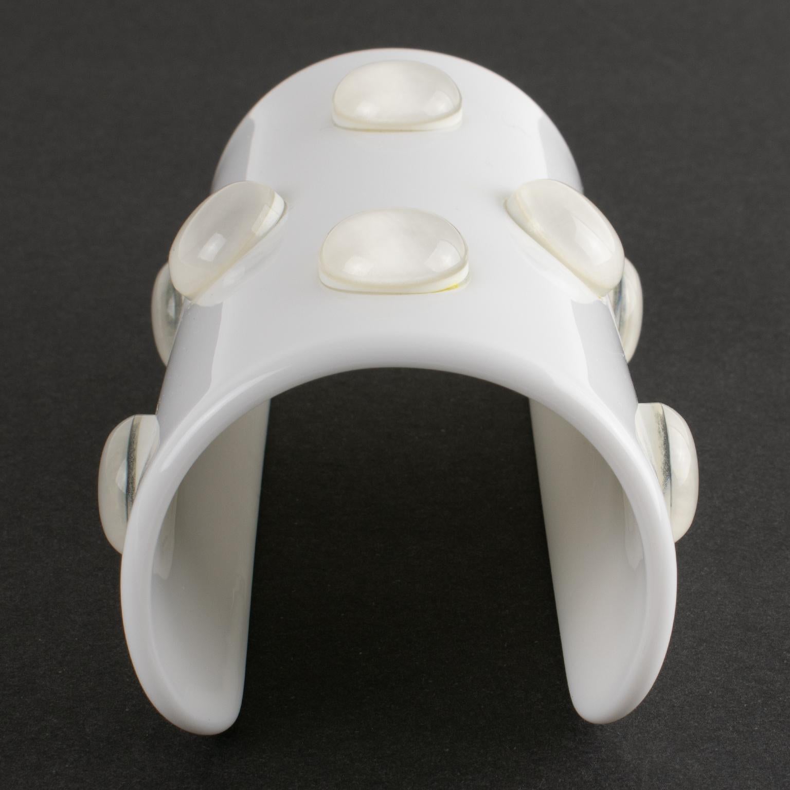 Krizia White Resin Lucite Cuff Bangle Bracelet with Cabochons en vente 8