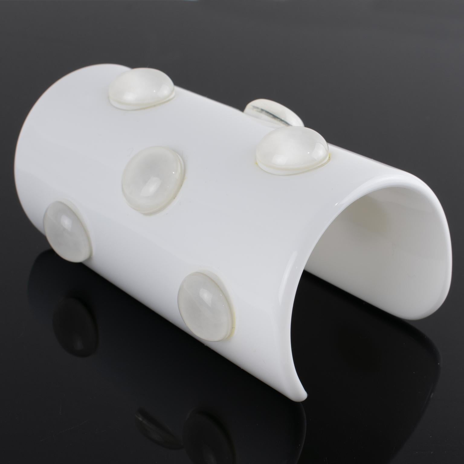 Krizia White Resin Lucite Cuff Bangle Bracelet with Cabochons en vente 2
