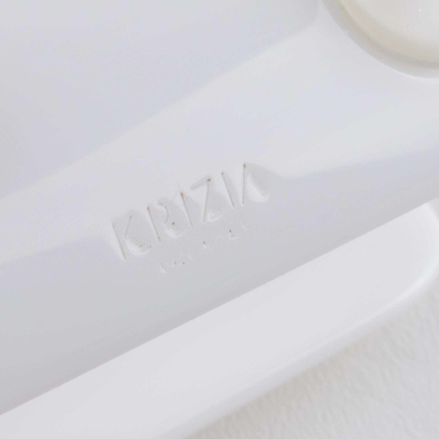Krizia White Resin Lucite Cuff Bangle Bracelet with Cabochons en vente 4