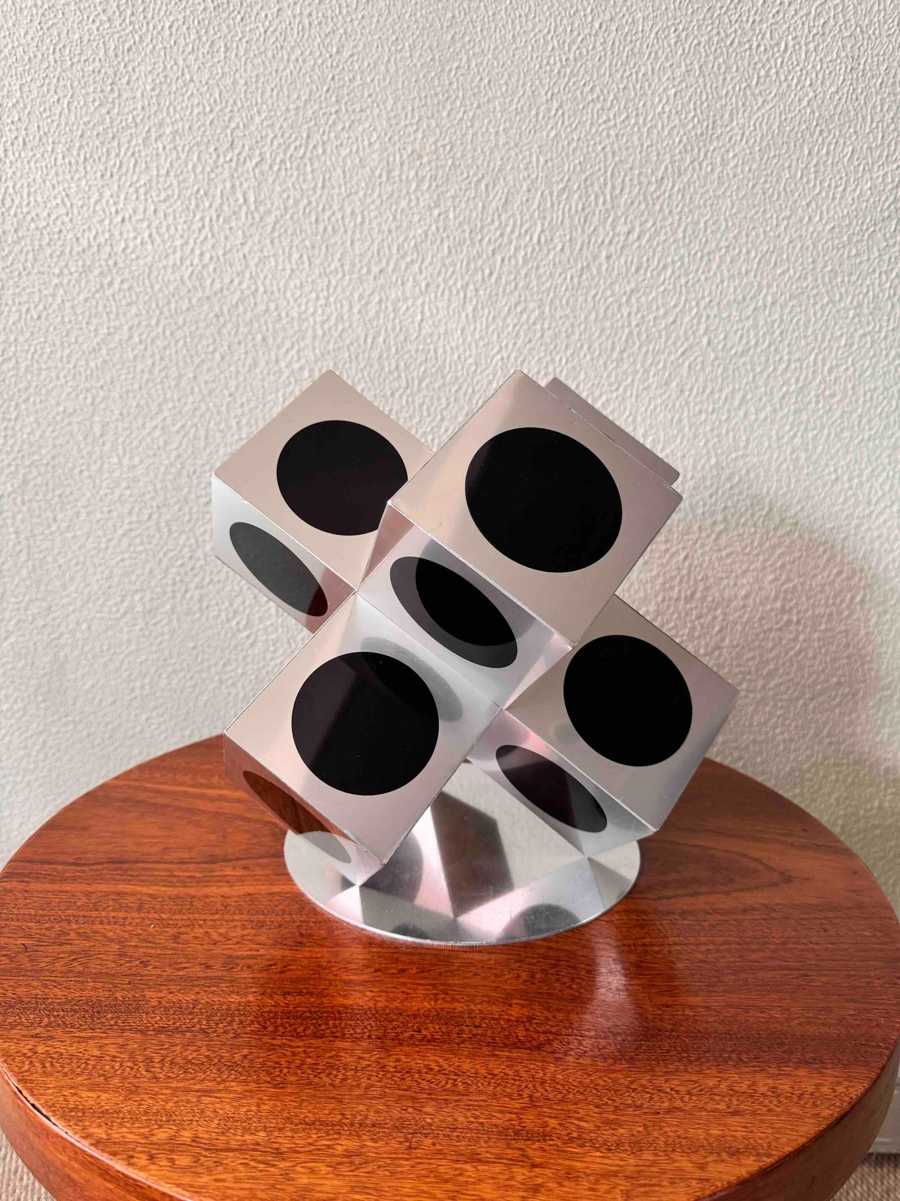 Victor Vasarely – Kroa Black, 1968 – Geometric Aluminum Sculpture

Created in 1968, Victor Vasarely’s Kroa Black is a rare and striking example of Op Art and geometric abstraction. This sculptural work consists of black anodized aluminum panels,
