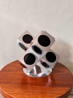 Victor Vasarely Escultura geométrica Op Art de aluminio plateado negro, años 60