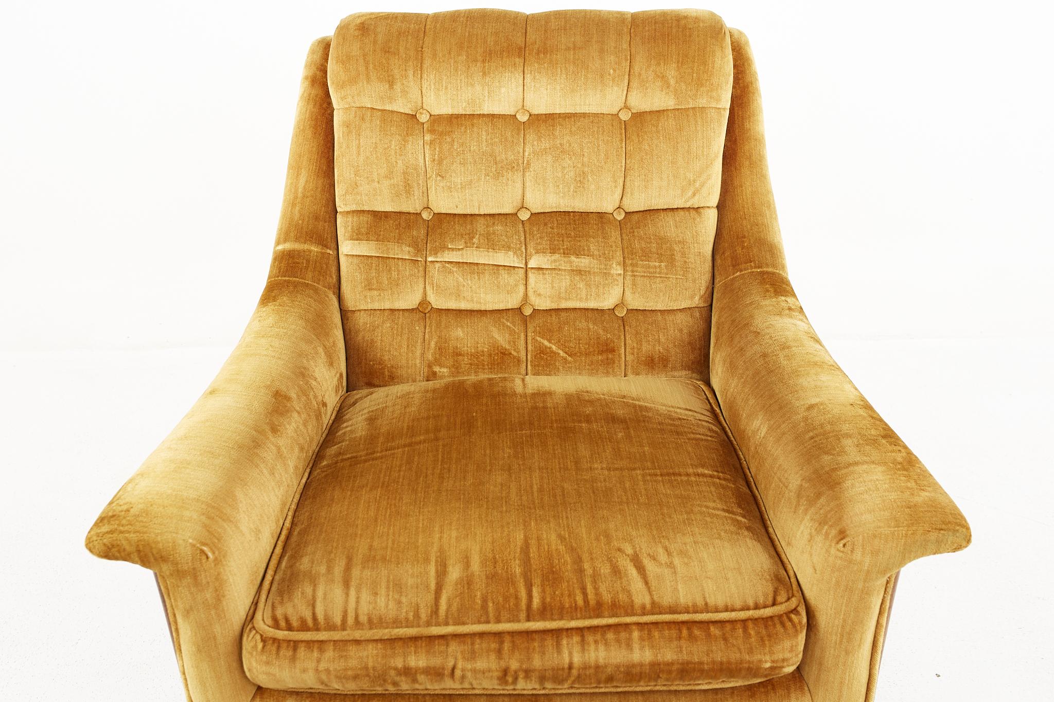 Kroehler Avant Mid Century Lounge Chairs, a Pair 4