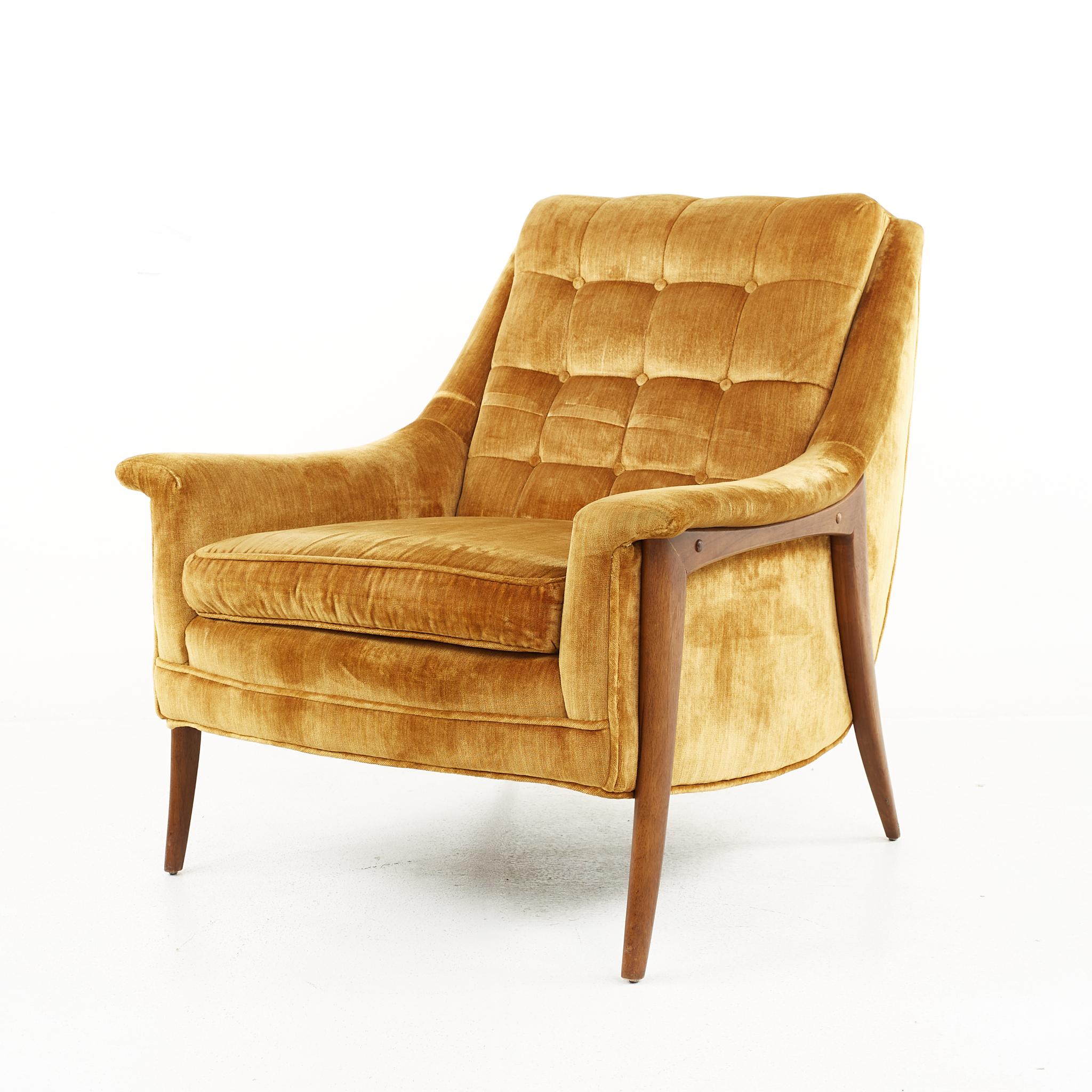 American Kroehler Avant Mid Century Lounge Chairs, a Pair
