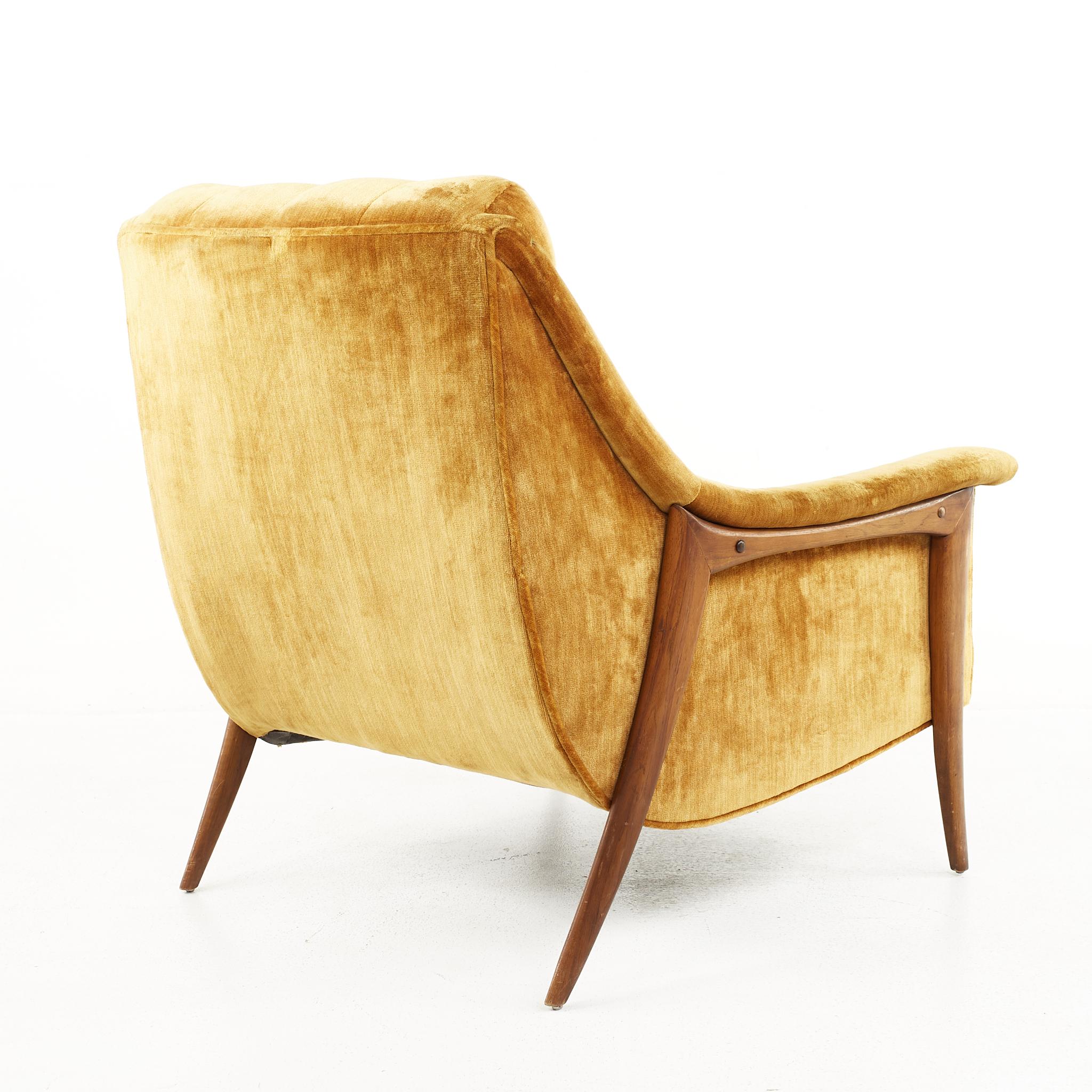 Kroehler Avant Mid Century Lounge Chairs, a Pair 1