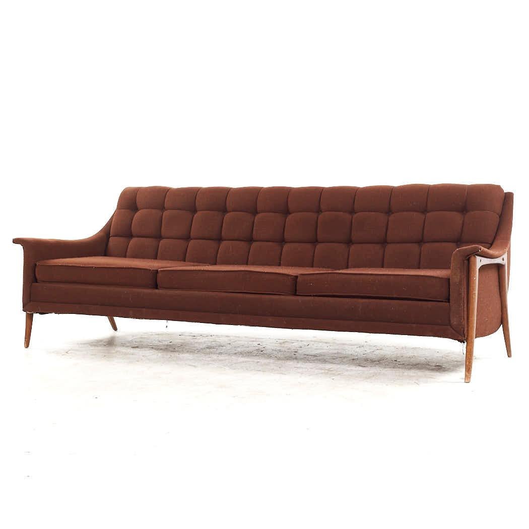 Mid-Century Modern Kroehler Avant Canapé en noyer du milieu du siècle en vente