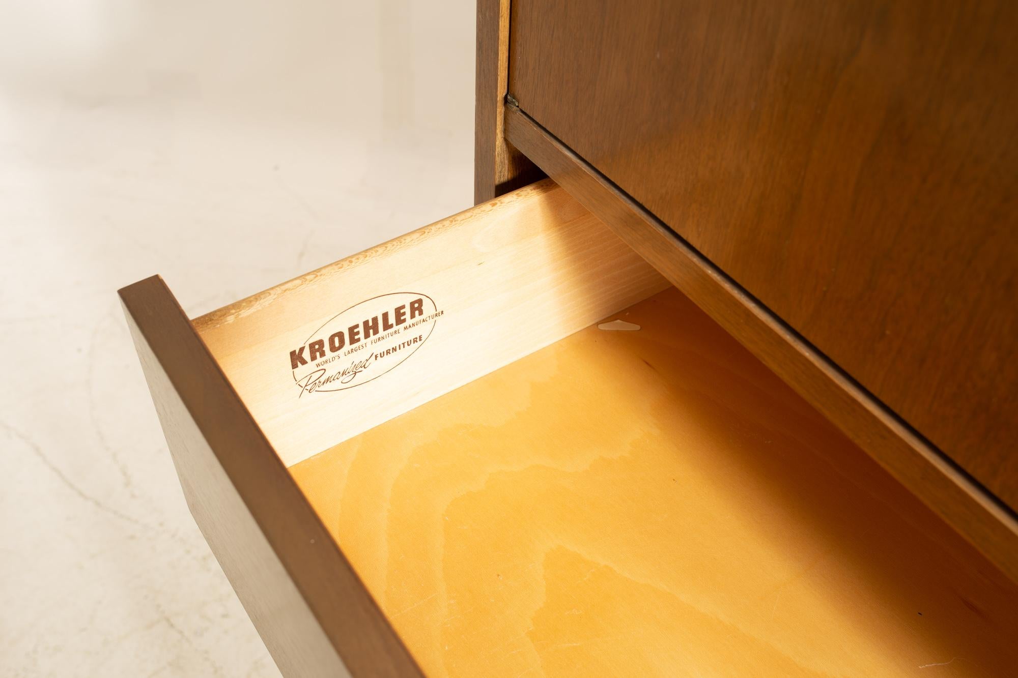 Kroehler Mid Century Walnut & Brass 5 Drawer Highboy Dresser 3