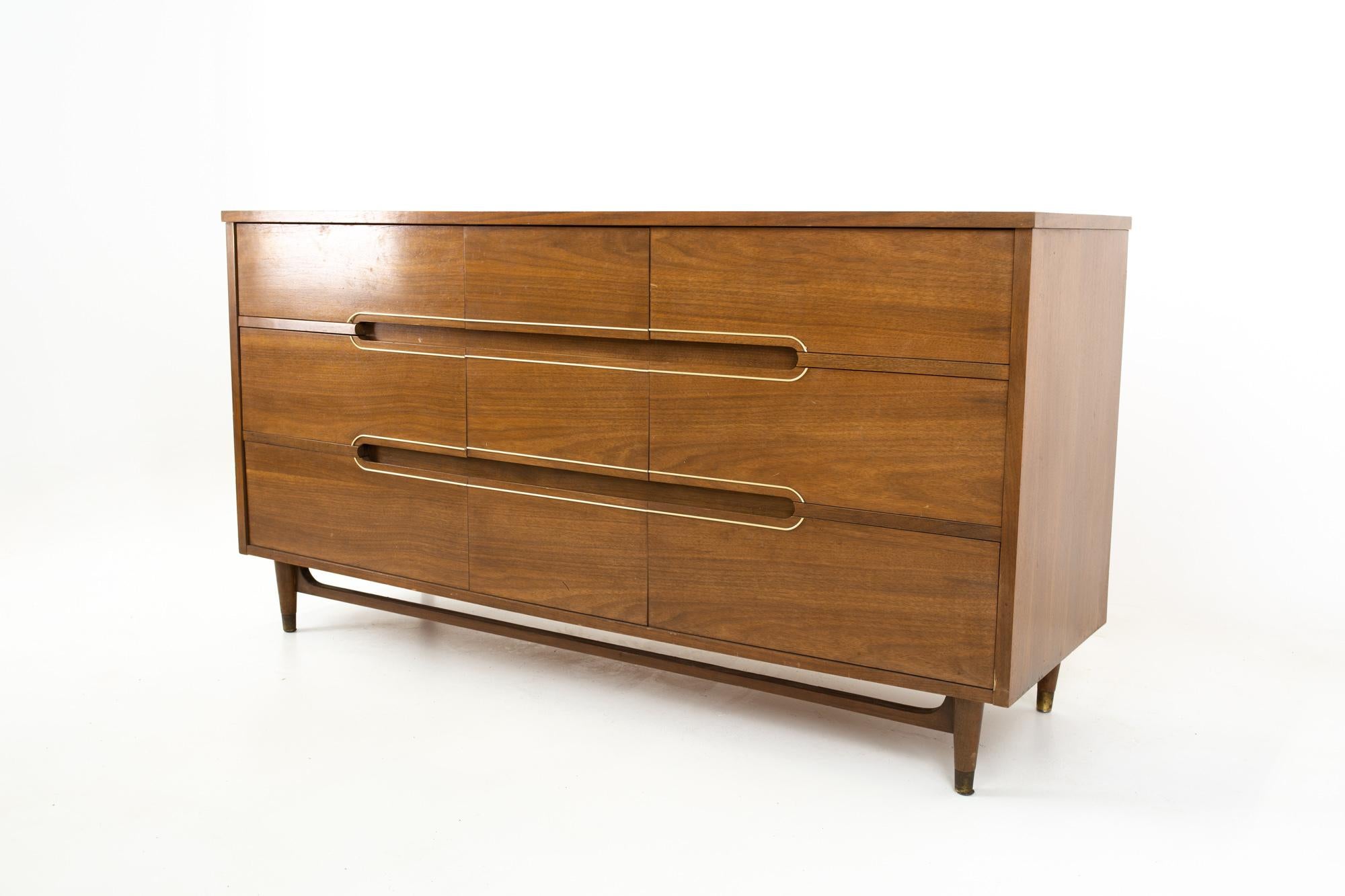 kroehler 9 drawer dresser