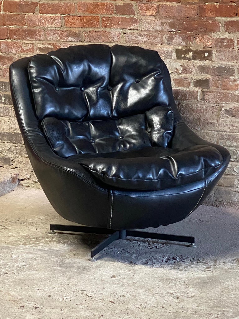 Kroehler Signature Design Black Swivel Bucket Lounge Chair In Good Condition For Sale In Garnerville, NY