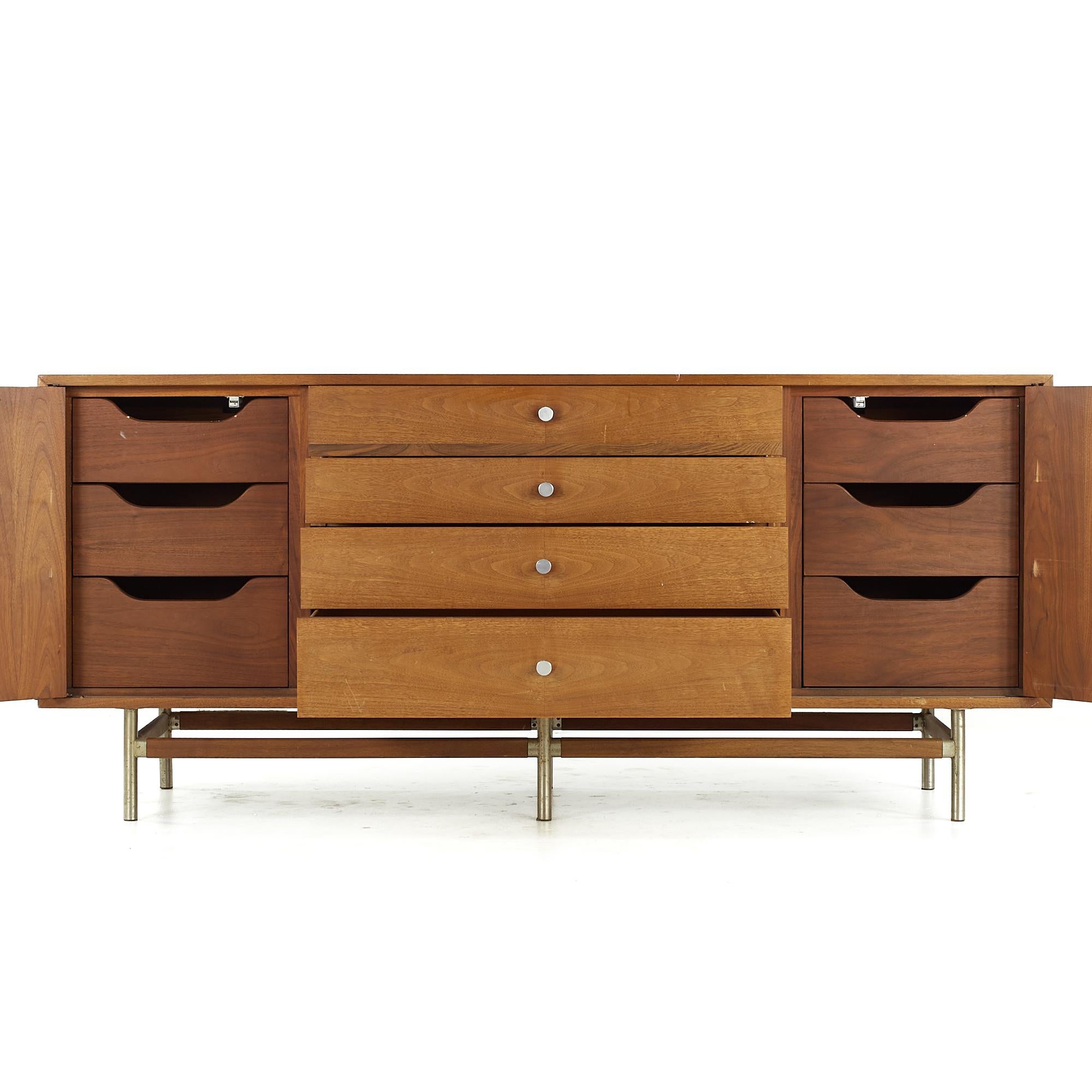 Late 20th Century Kroehler Signature Midcentury Walnut and Rosewood Lowboy Dresser For Sale