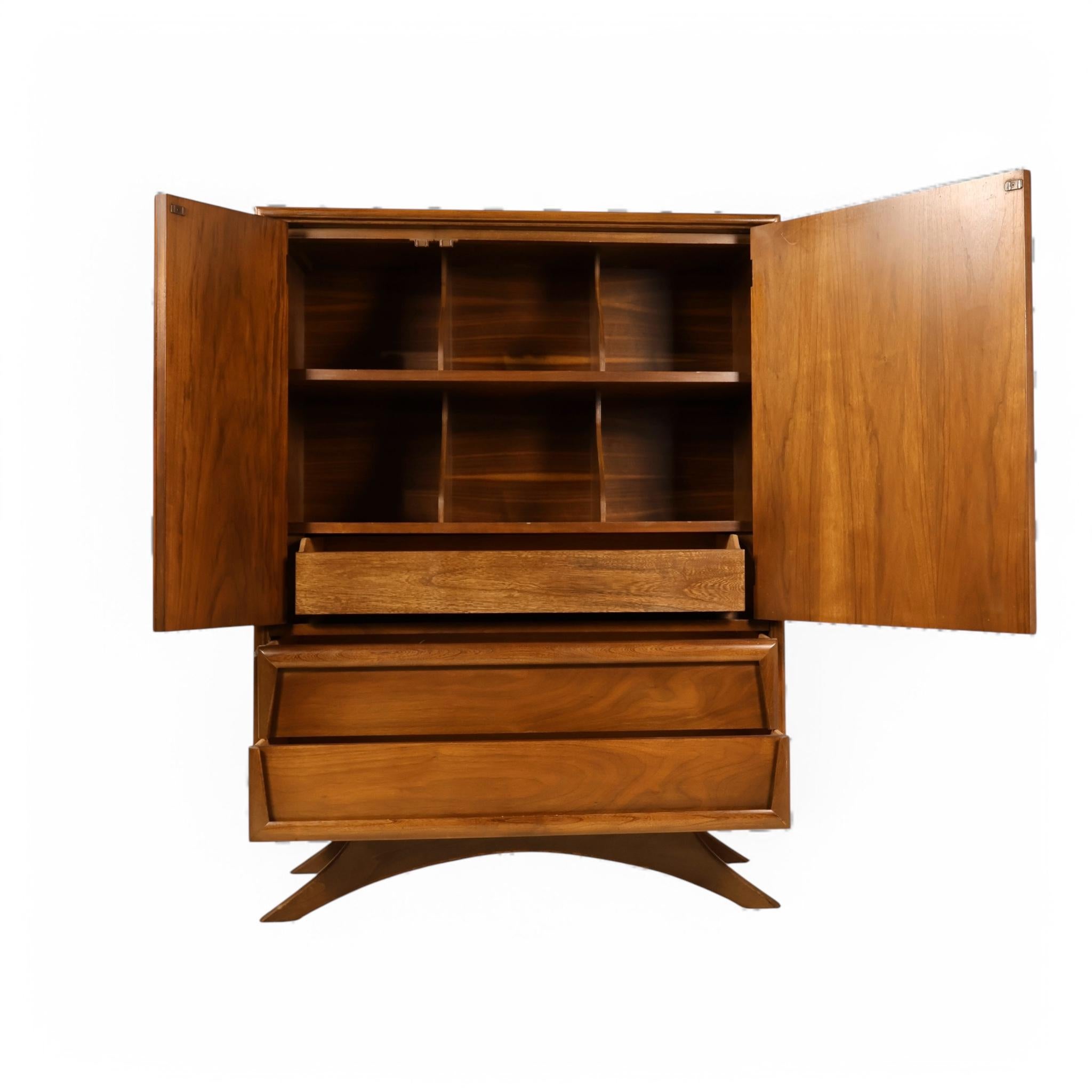 Mid-Century Modern Kroehler Vintage Mid Century Modern Kagan Style Highboy Dresser c. 1960s For Sale