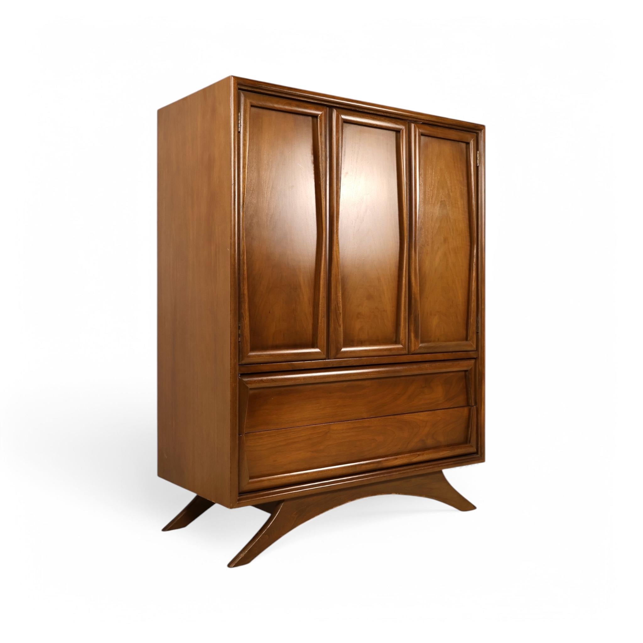 Mid-20th Century Kroehler Vintage Mid Century Modern Kagan Style Highboy Dresser c. 1960s For Sale