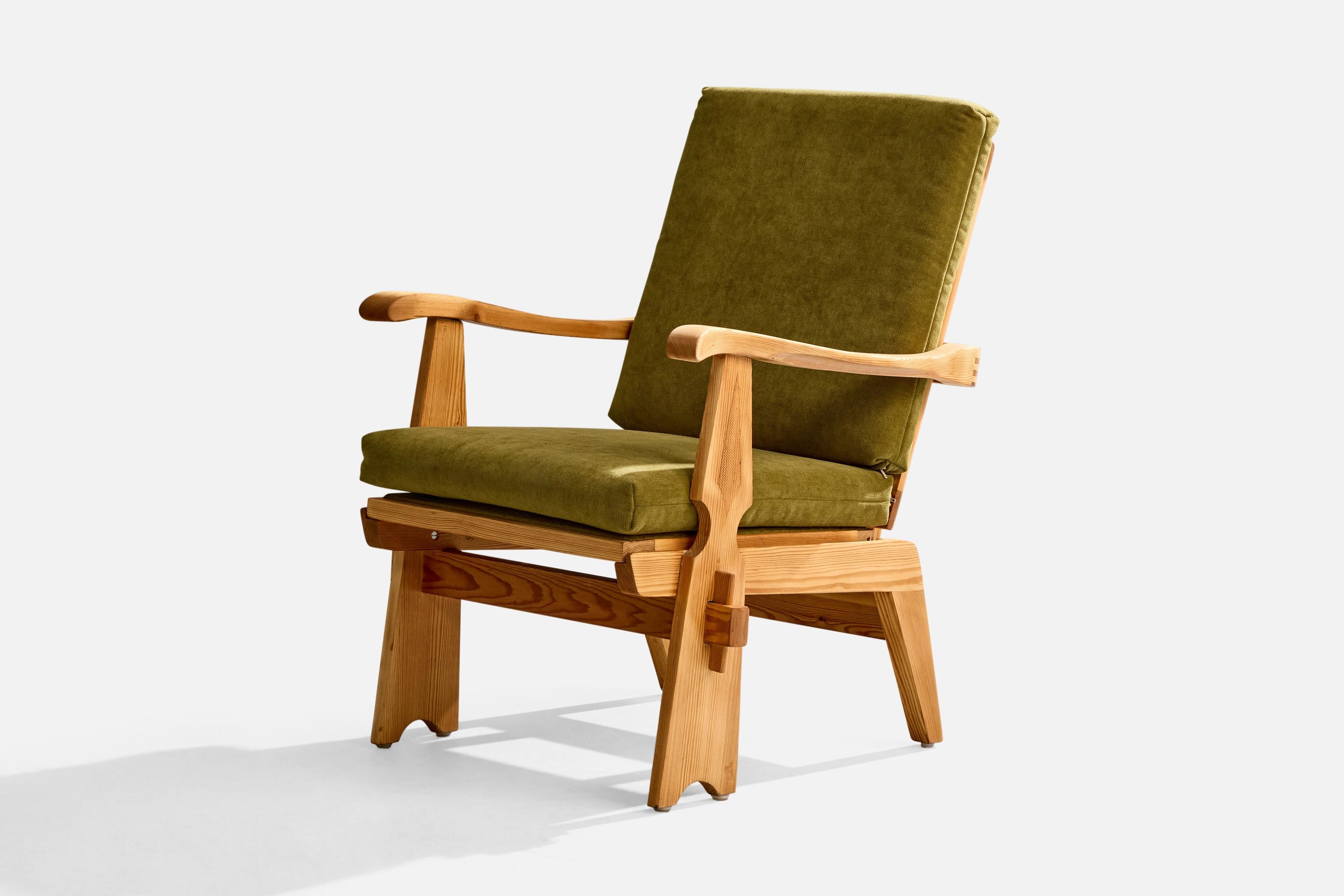 Norwegian Krogenæs Møbler Attribution, Lounge Chair, Pine, Fabric, Norway, 1960s For Sale
