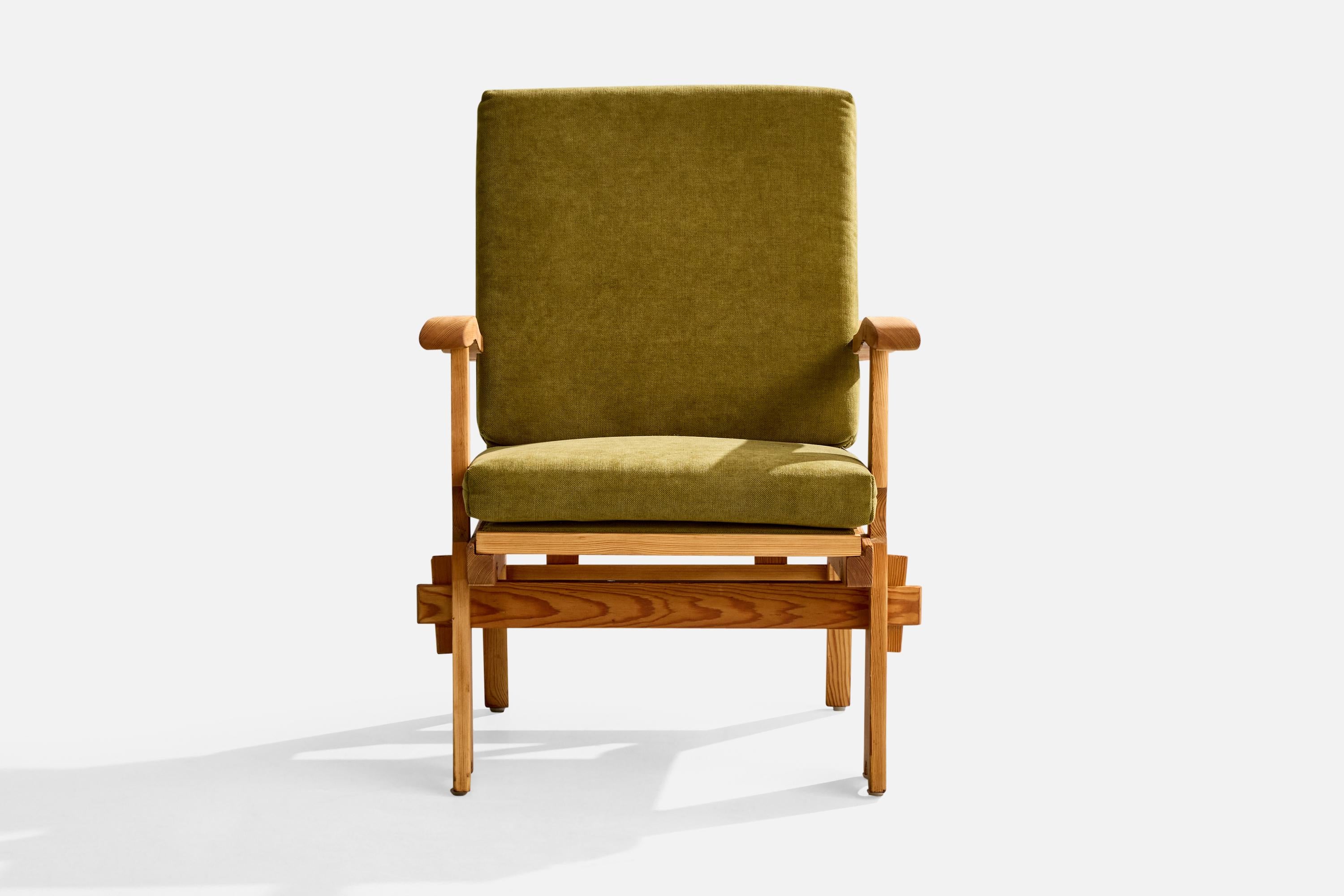 Krogenæs Møbler Attribution, Lounge Chair, Pine, Fabric, Norway, 1960s In Good Condition For Sale In High Point, NC