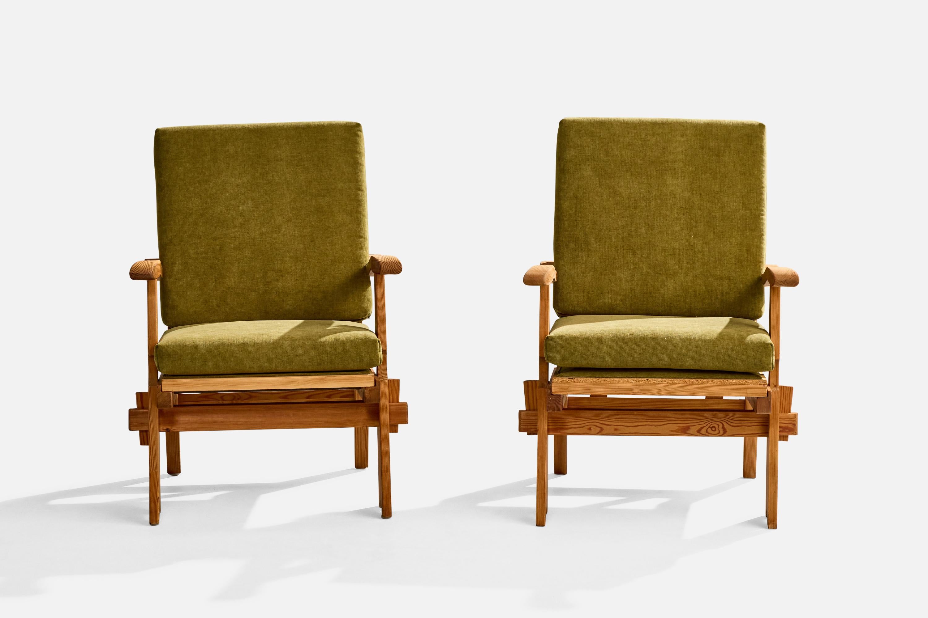 Norwegian Krogenæs Møbler Attribution, Lounge Chairs, Pine, Fabric, Norway, 1960s For Sale