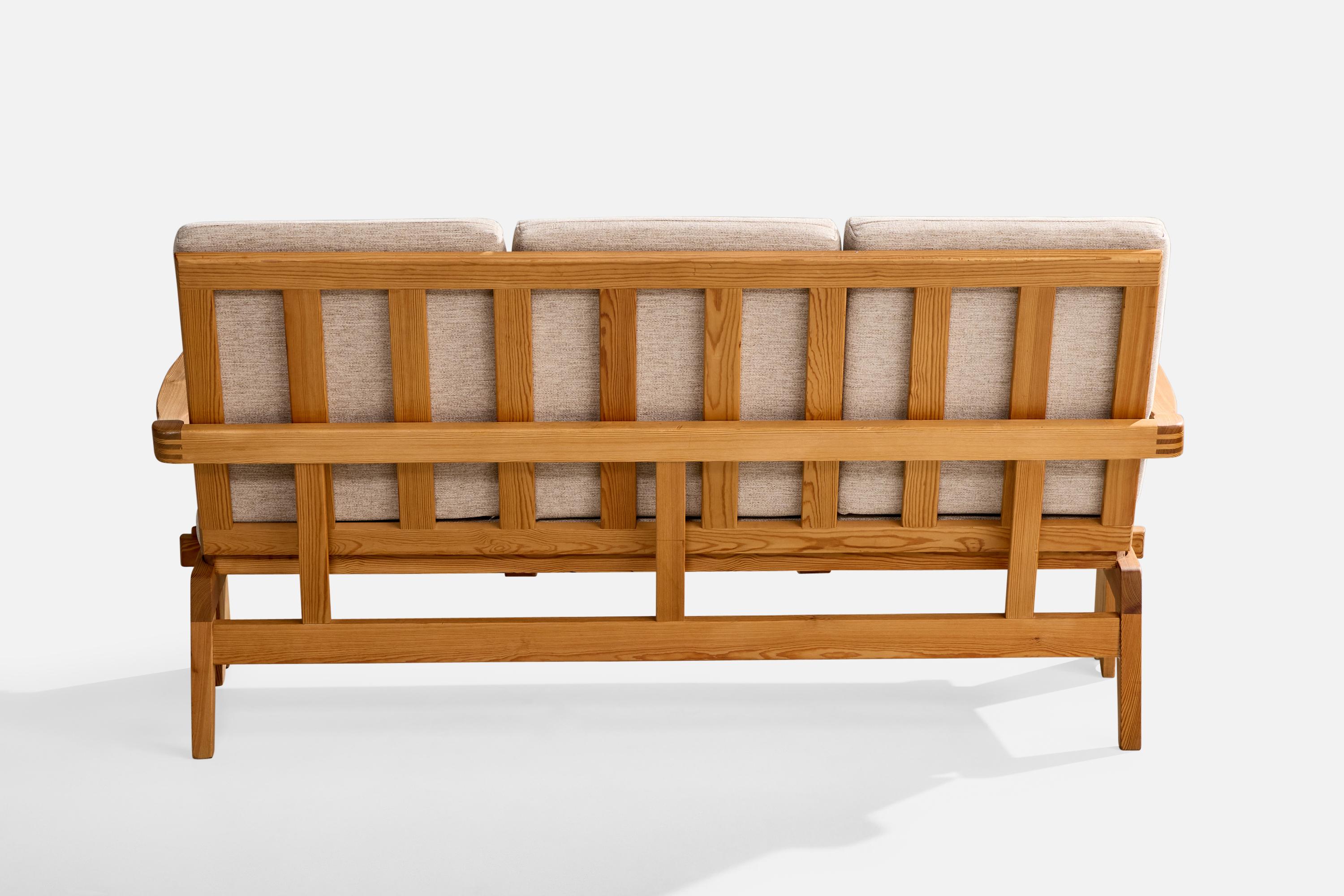 Attribution Krogenæs Møbler, canapé, pin, tissu, Norvège, années 1960 Bon état - En vente à High Point, NC