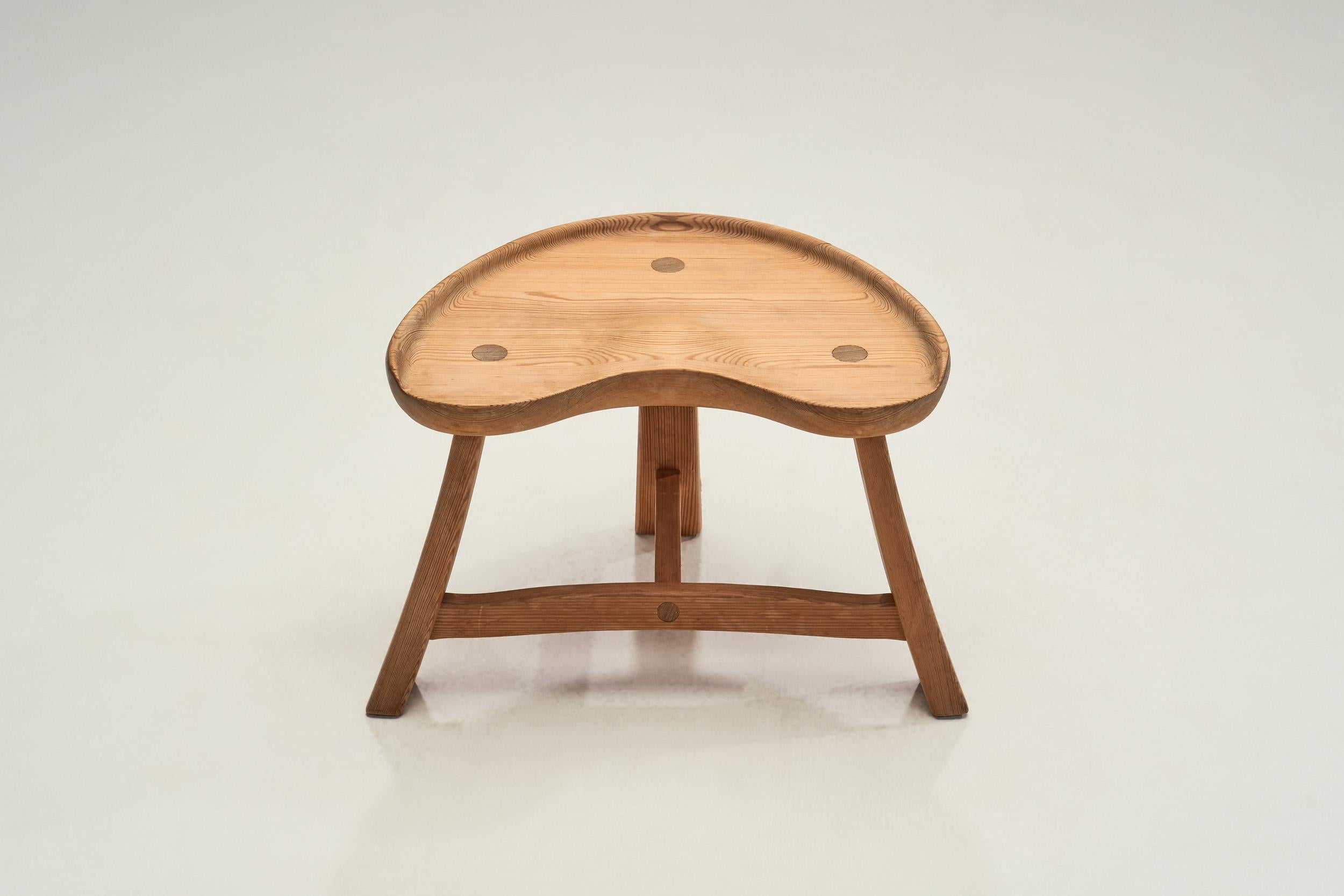 Mid-20th Century Krogenæs Møbler Three-Legged Sculpted Pine Stool, Norway 1960s