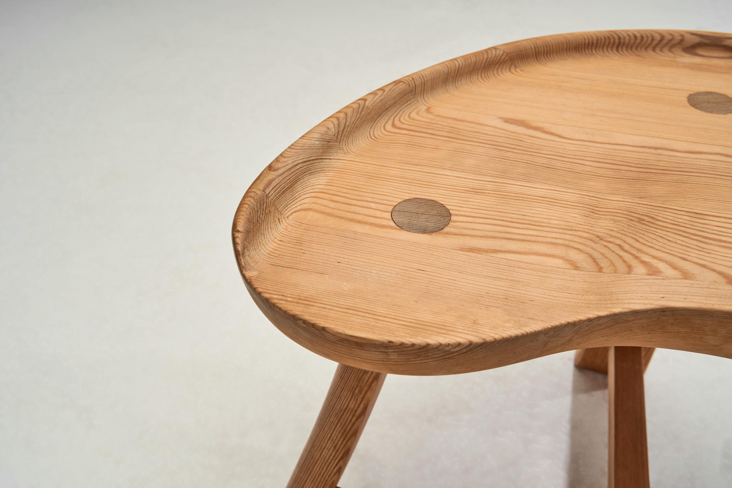 Krogenæs Møbler Three-Legged Sculpted Pine Stool, Norway 1960s 3