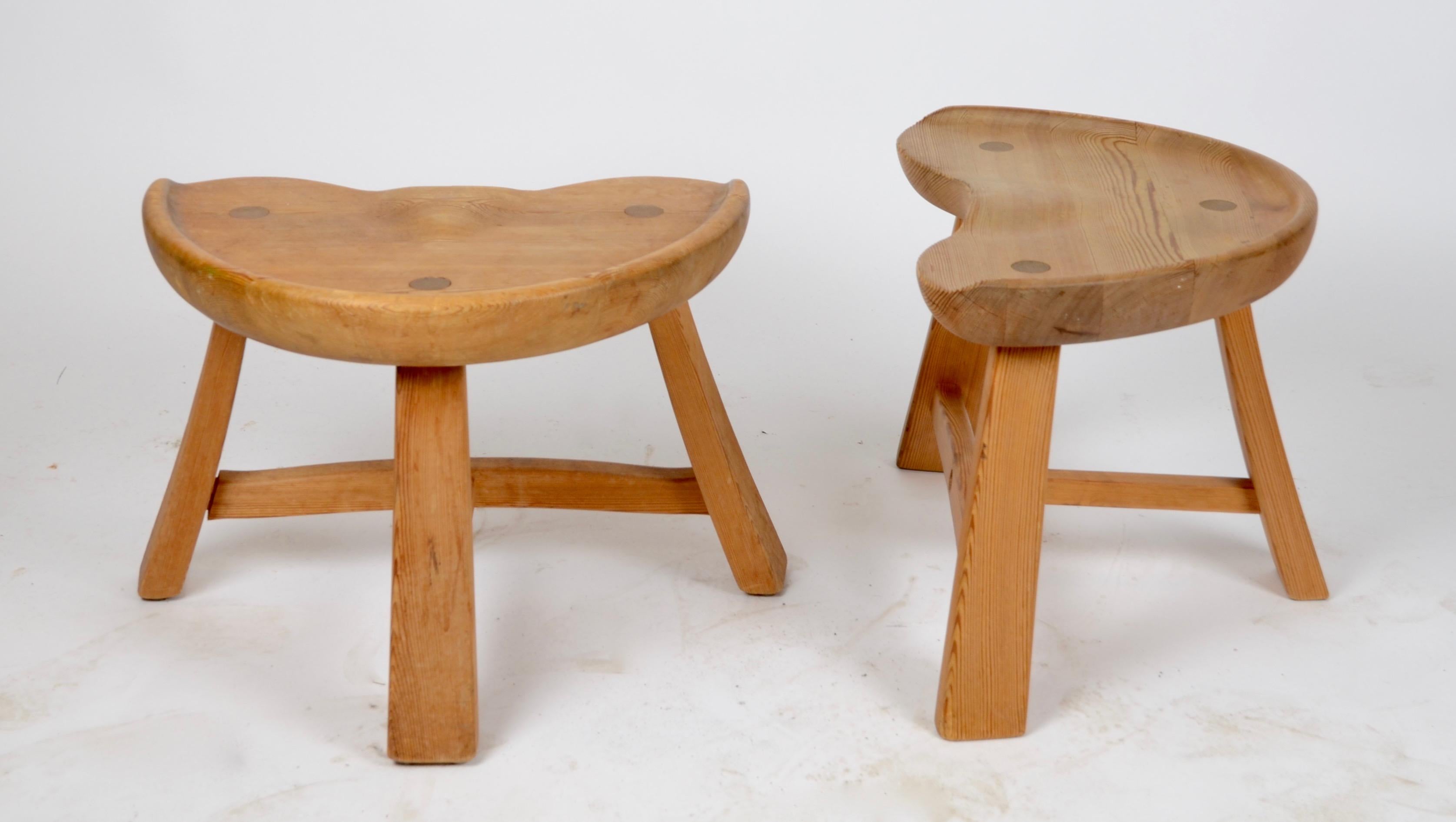 A pair of stools in pine, made by Krogenäs Möbler, Norway 1960s-1970s.