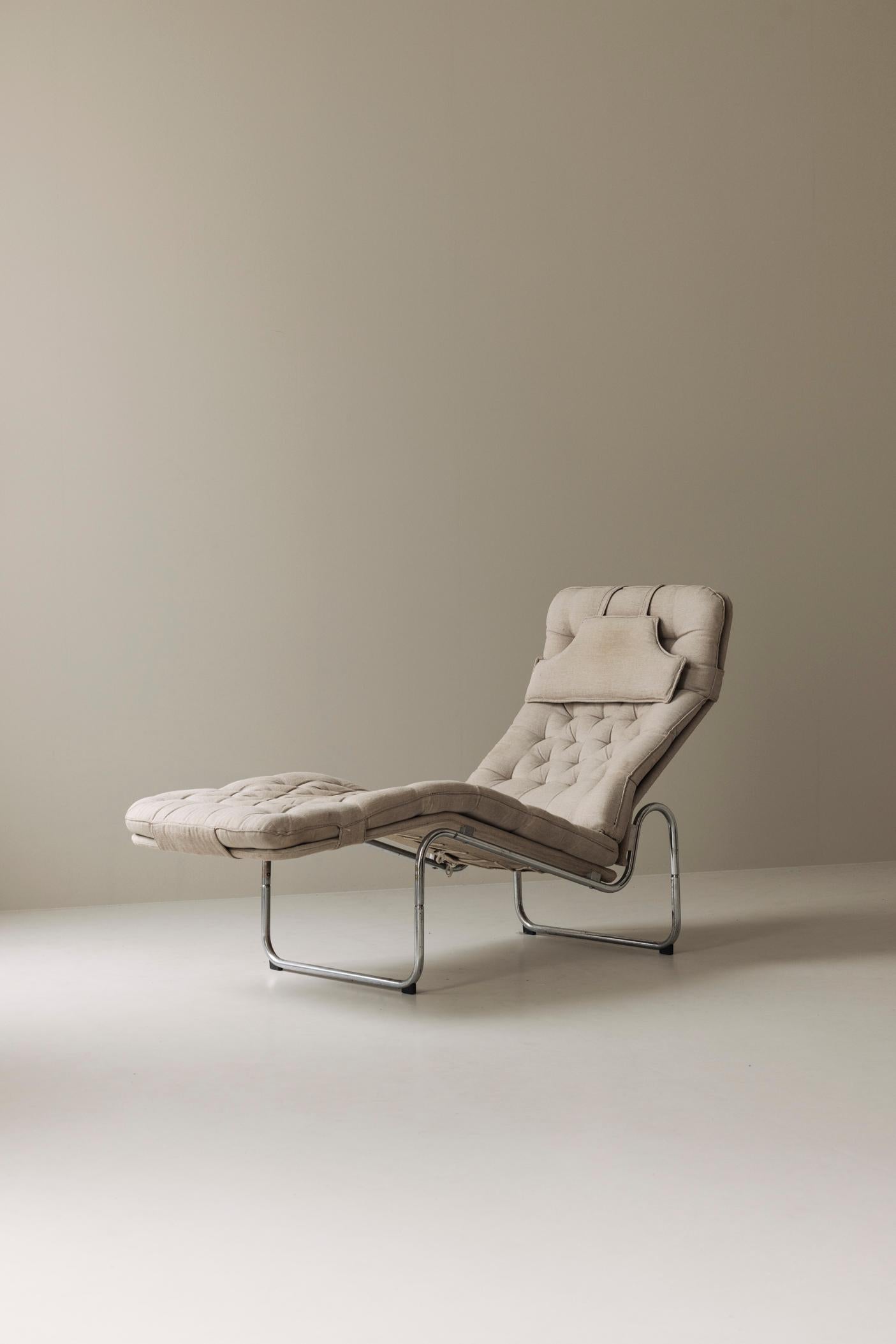 A true Swedish design classic, the ‘Kroken’ lounge chair was designed by Christer Blomquist for IKEA in the 1970s. Featuring a sleek, curved metal frame with a suspended seat, it offers both comfort and a striking modernist aesthetic. With its