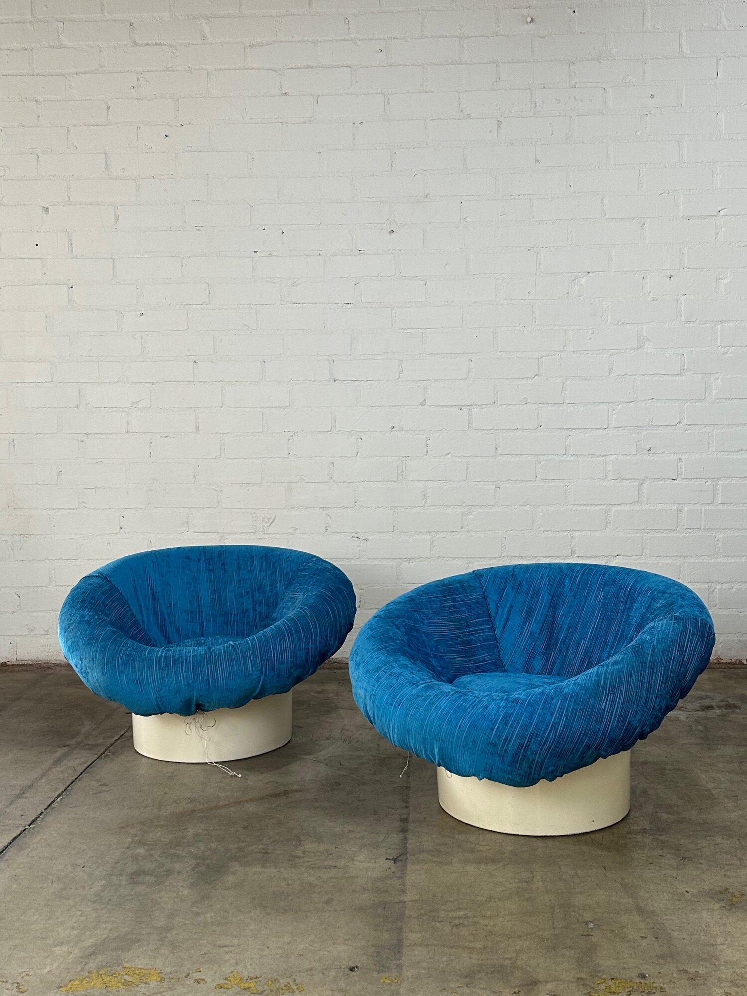 Krokus Style Lounge Chairs - Pair For Sale 5