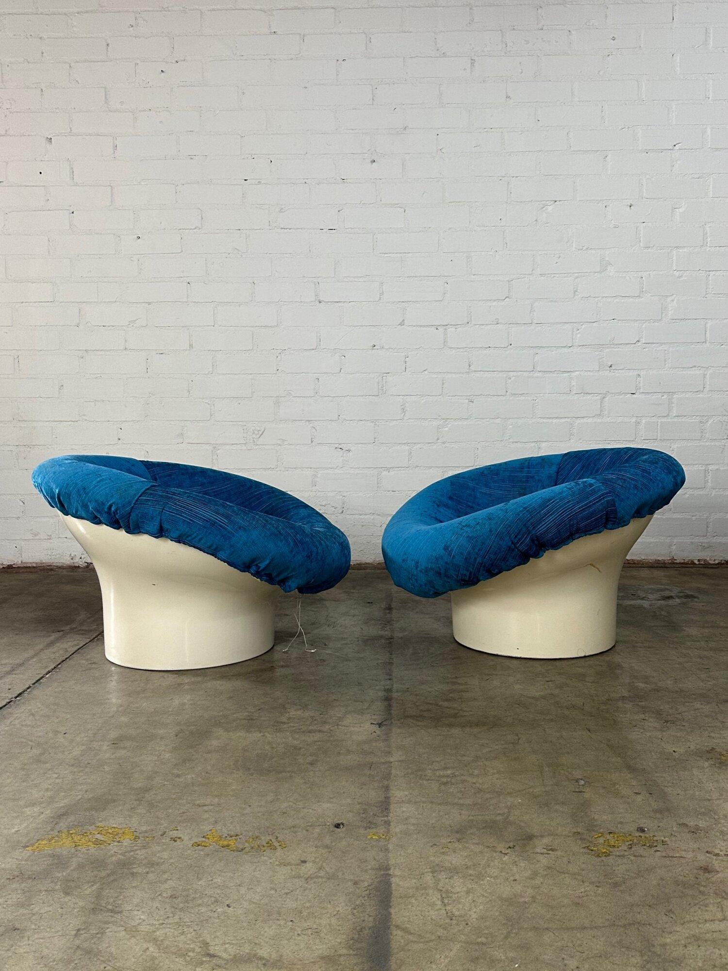 Krokus Style Lounge Chairs - Pair For Sale 6
