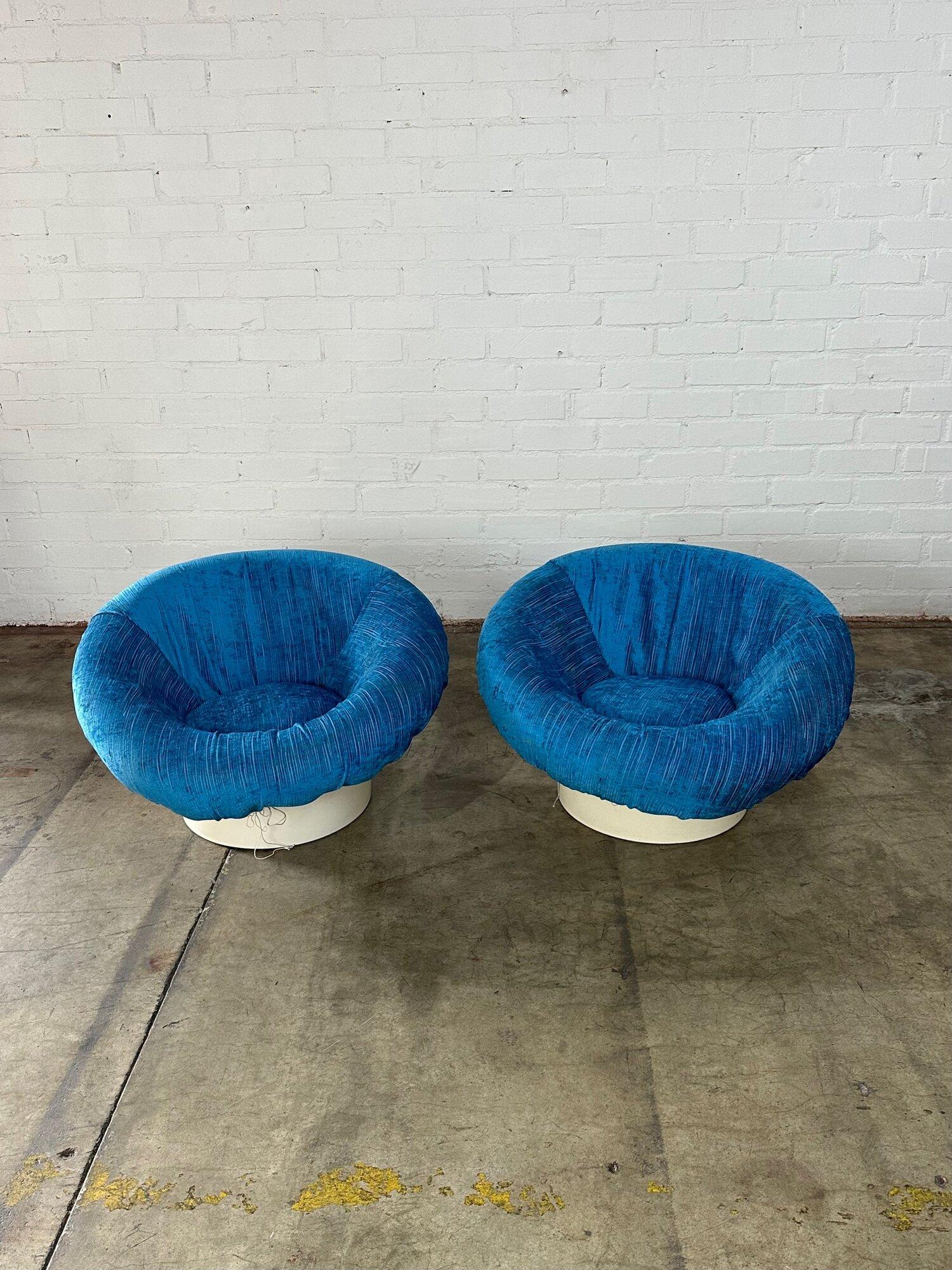Krokus Style Lounge Chairs - Pair In Good Condition For Sale In Los Angeles, CA