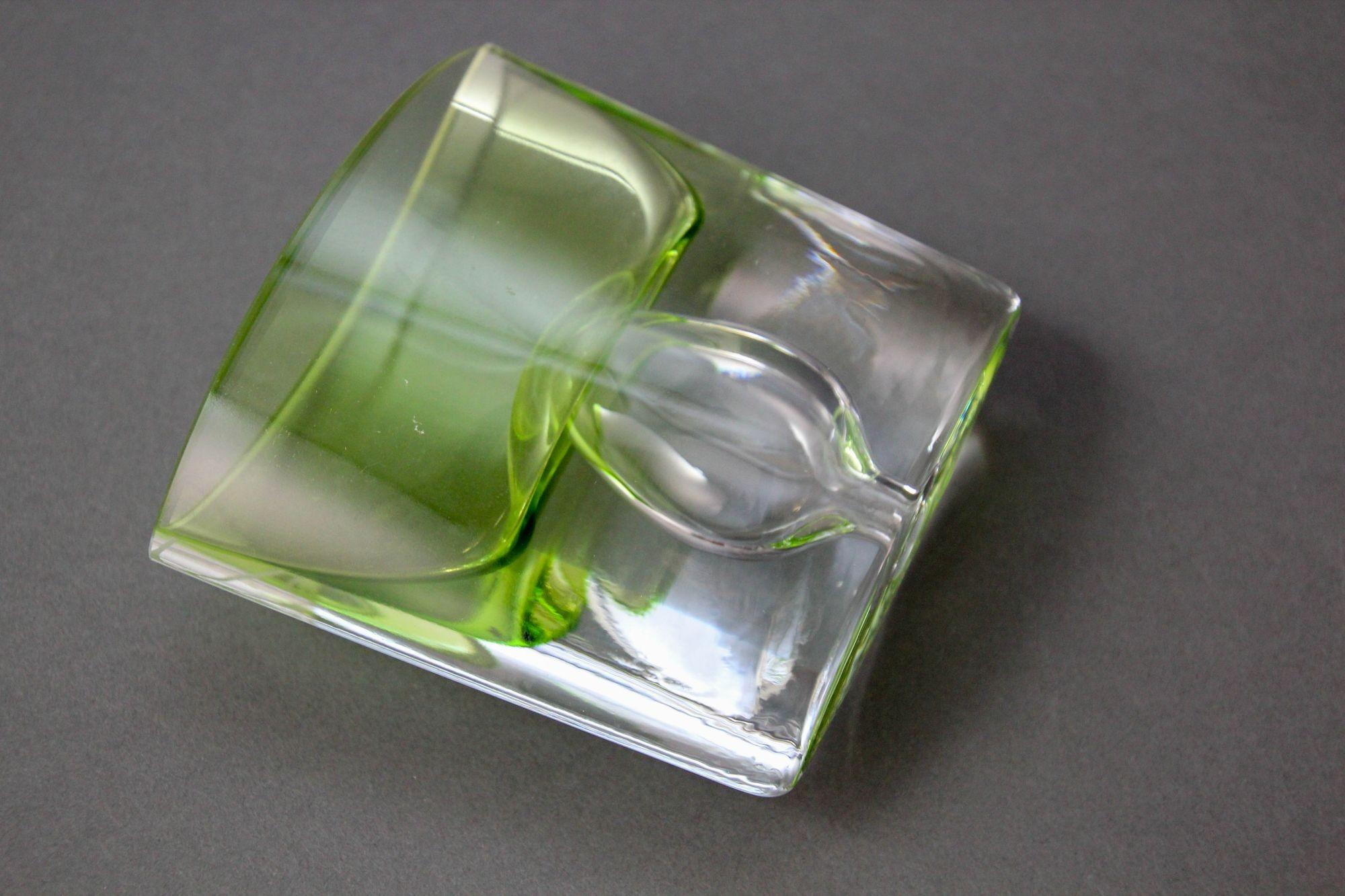 This Krosno Poland vintage green glass bud vase or candle holder with its beautiful shape will easily catch your eye, making it the perfect addition to any decor or living space.
Very stylish and flamboyant, sleek crystal green glass with a heavy