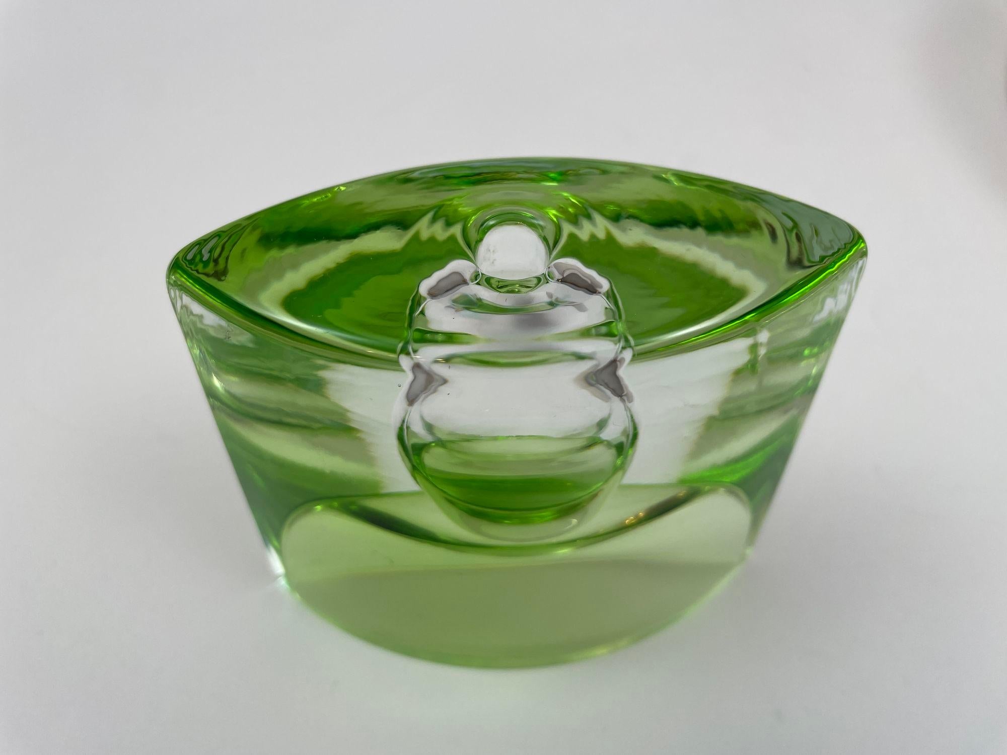 Krosno Poland Vintage Green Art Glass Bud Vase or Candle Holder In Good Condition For Sale In North Hollywood, CA