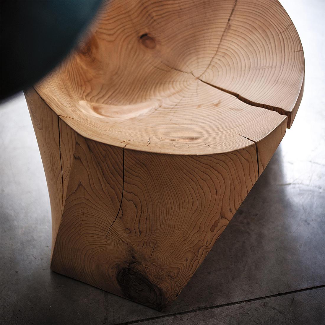 XXIe siècle et contemporain Fauteuil Kruger en bois de cèdre massif en vente
