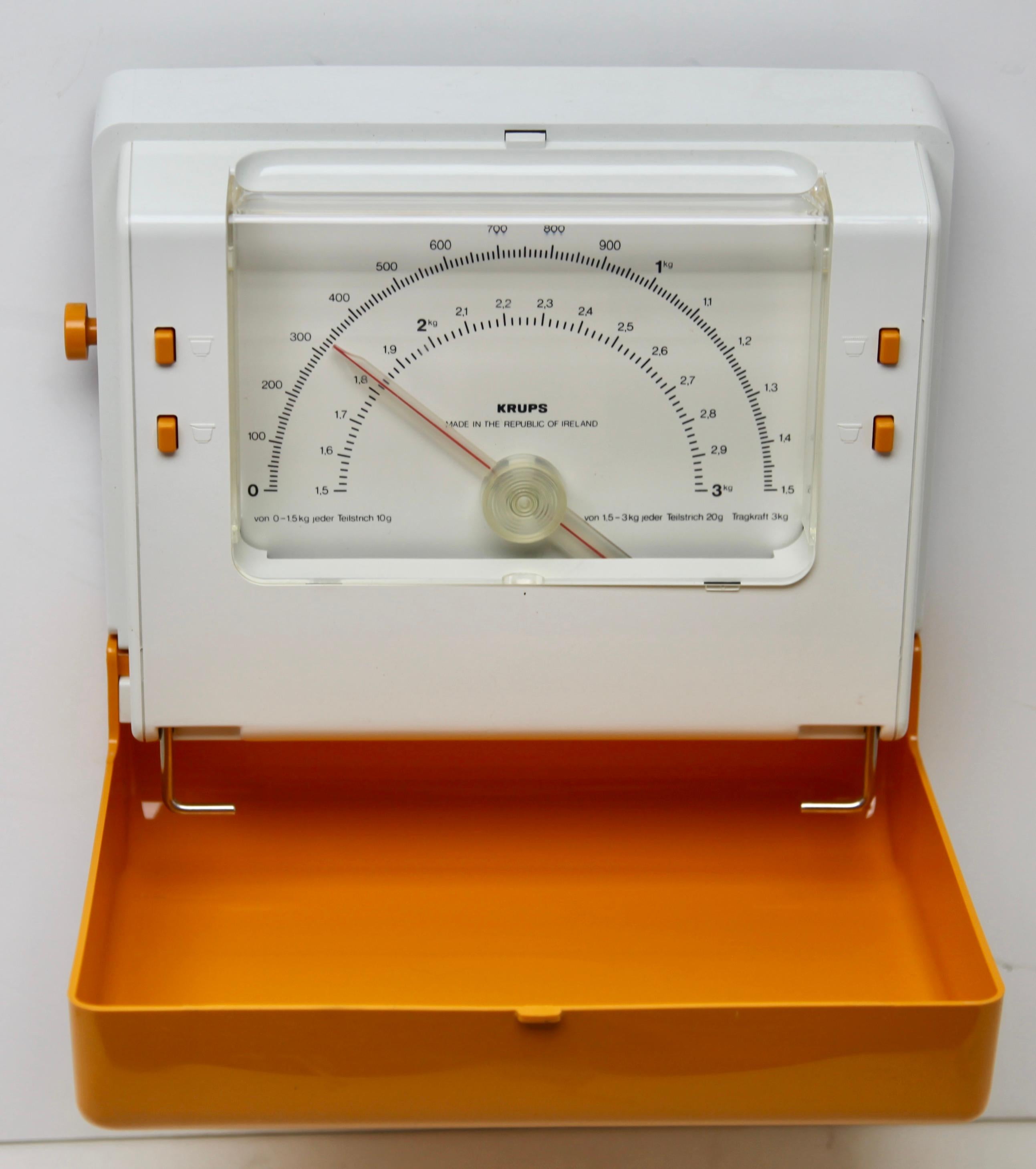 Vintage Krups vintage wall scale 1950S Germany. Retro Kitchen Houseware. 
Working wall scale
Completely checked and cleaned.




 