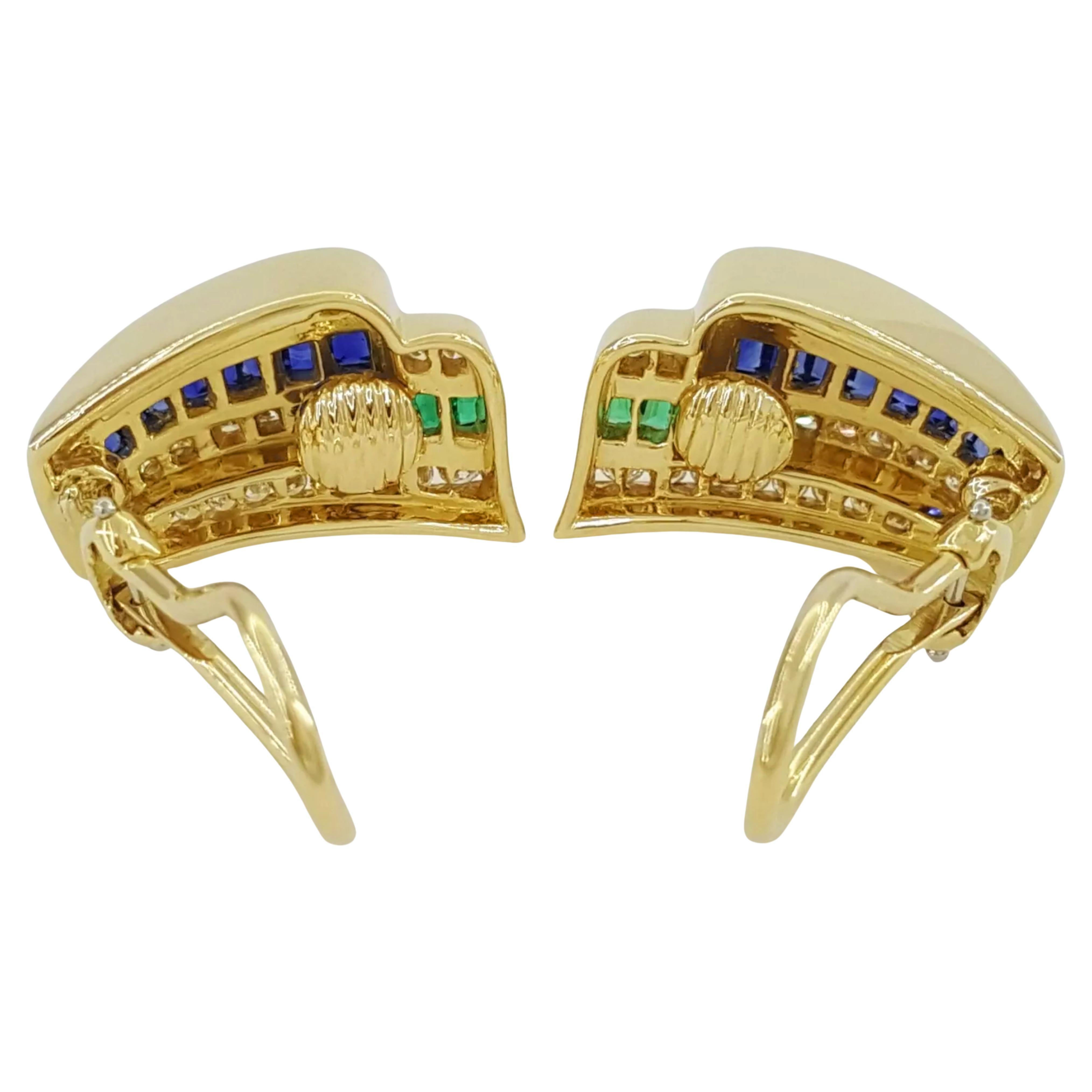 Krypell clip-on earrings is a stunning and luxurious piece of jewelry. Weighing 12.2 grams, these earrings feature 62 natural round brilliant cut diamonds, which are graded E-G for color and VVS-VS for clarity, indicating high-quality stones.