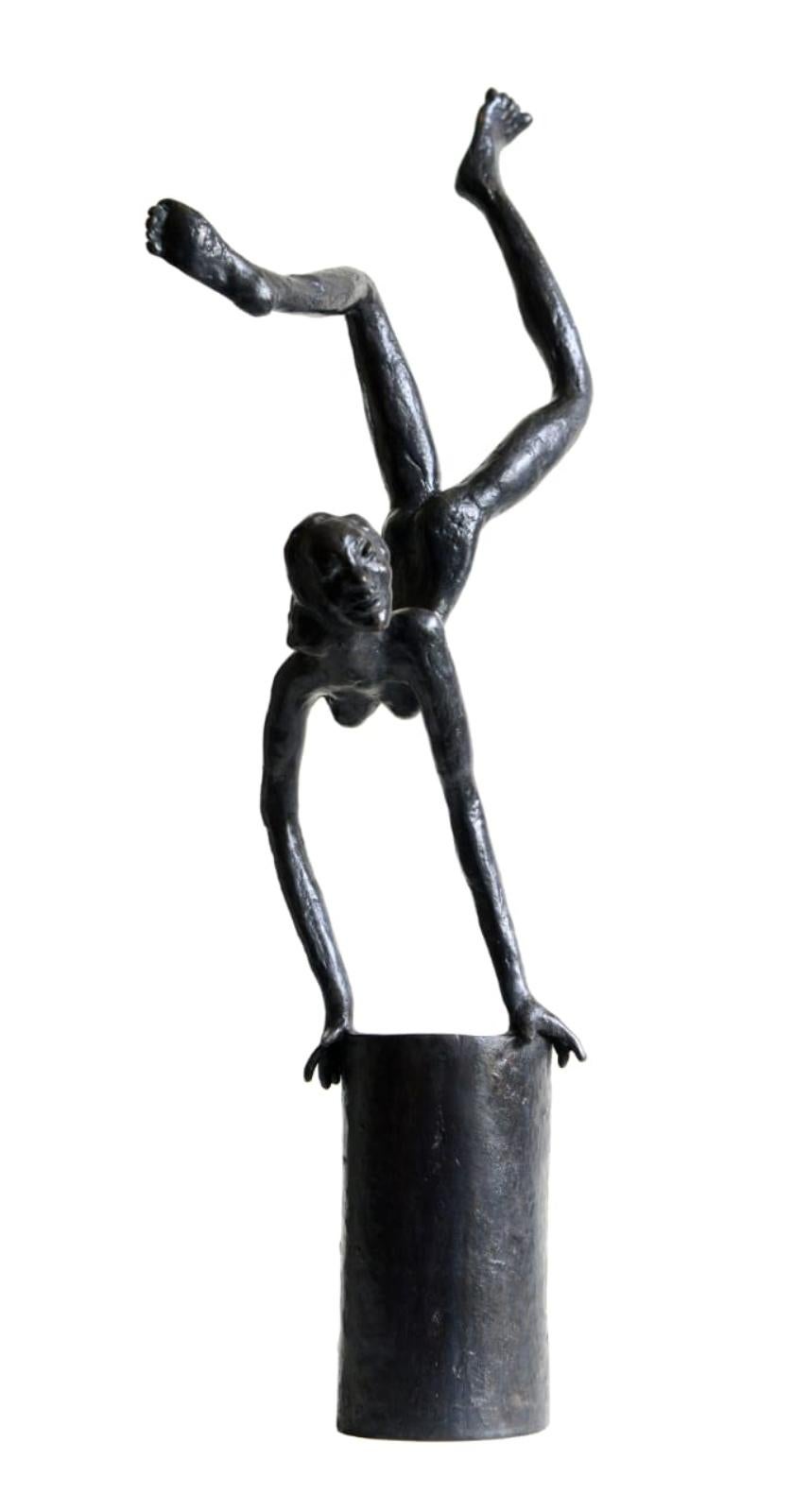 Maiya-2 (Scultura da parete), Scultura in bronzo di un artista indiano moderno "In magazzino"