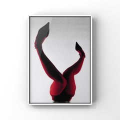 "Contract" Fotografie 29,5" x 24" in Auflage von 15 von Kseniya Vashchenko