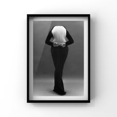 "El Topo" Schwarz-Weiß-Fotografie 39" x 31" in Ed. of 7 von Kseniya Vashchenko