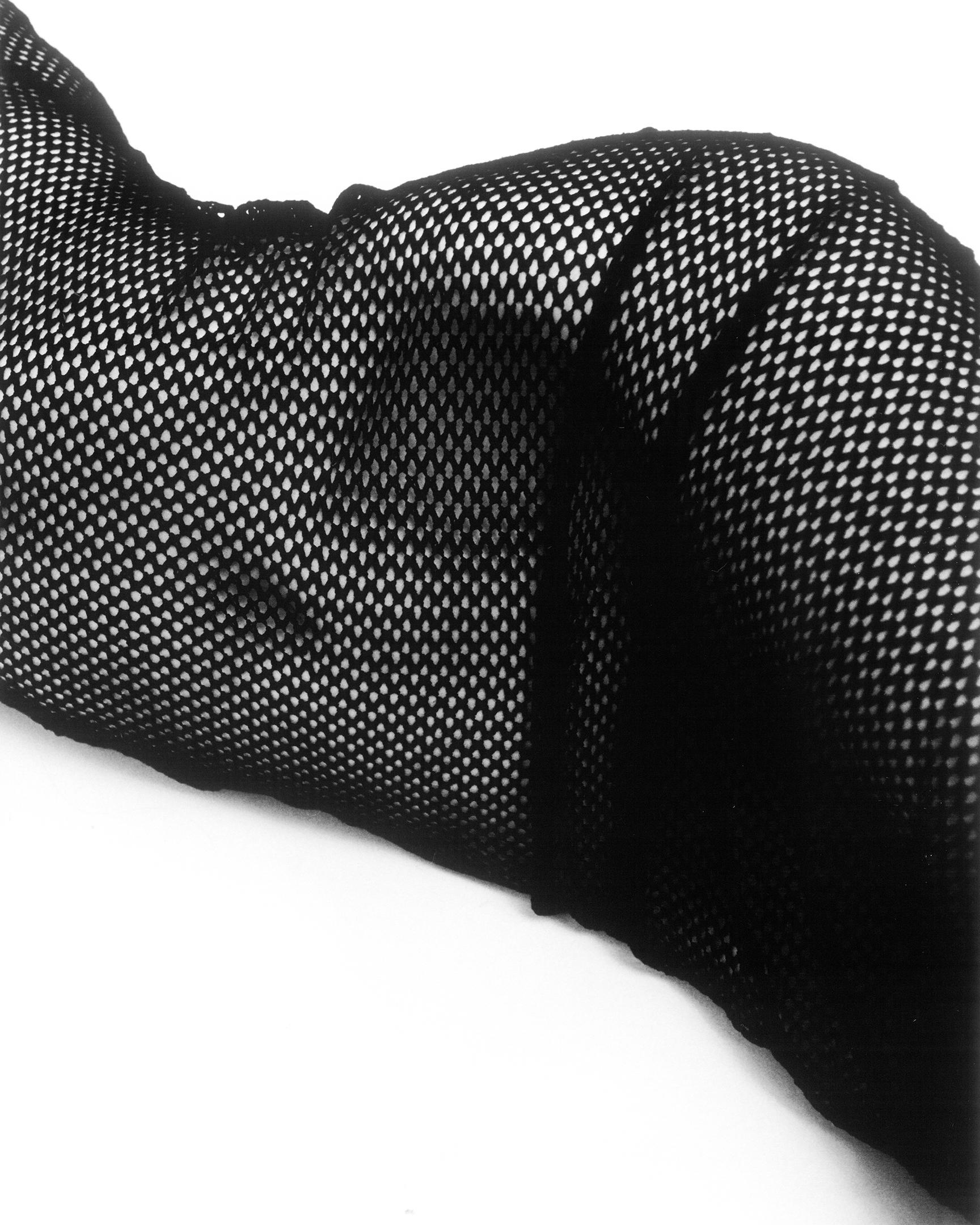 „Linien“ Fotografie 49" x 39" in 3er- Auflage von Kseniya Vashchenko

Nicht gerahmt. Wird gerollt versandt. 

Verfügbare Größen: 
Auflage von 15: 29,5" x 24" in 
Auflage von 7: 39" x 31" in
Auflage von 3: 49" x 39" in

Kseniya Vashchenko, eine