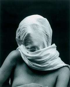 „Tag Yourself“ Fotografie 29.5" x 24" in Auflage von 15 Stück von Kseniya Vashchenko