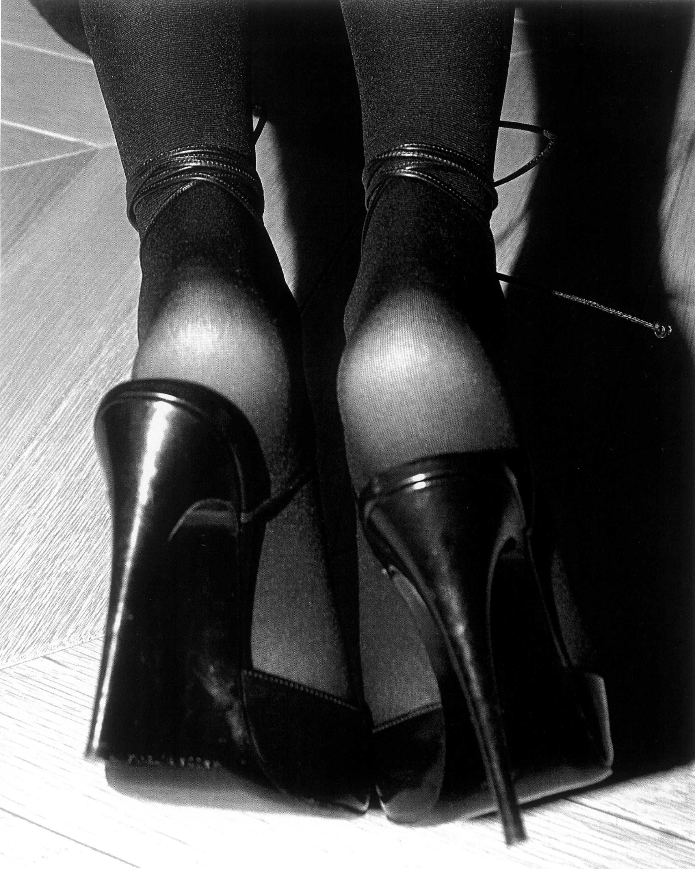 "Аtomage" Photographie en noir et blanc 39 x 31 in Ed of 7 by Kseniya Vashchenko

Non encadré. Livré roulé en tube. 

Tailles disponibles : 
Edition de 15 : 29.5" x 24" in 
Edition de 7 : 39" x 31" in
Edition de 3 : 49" x 39" in

Kseniya Vashchenko,