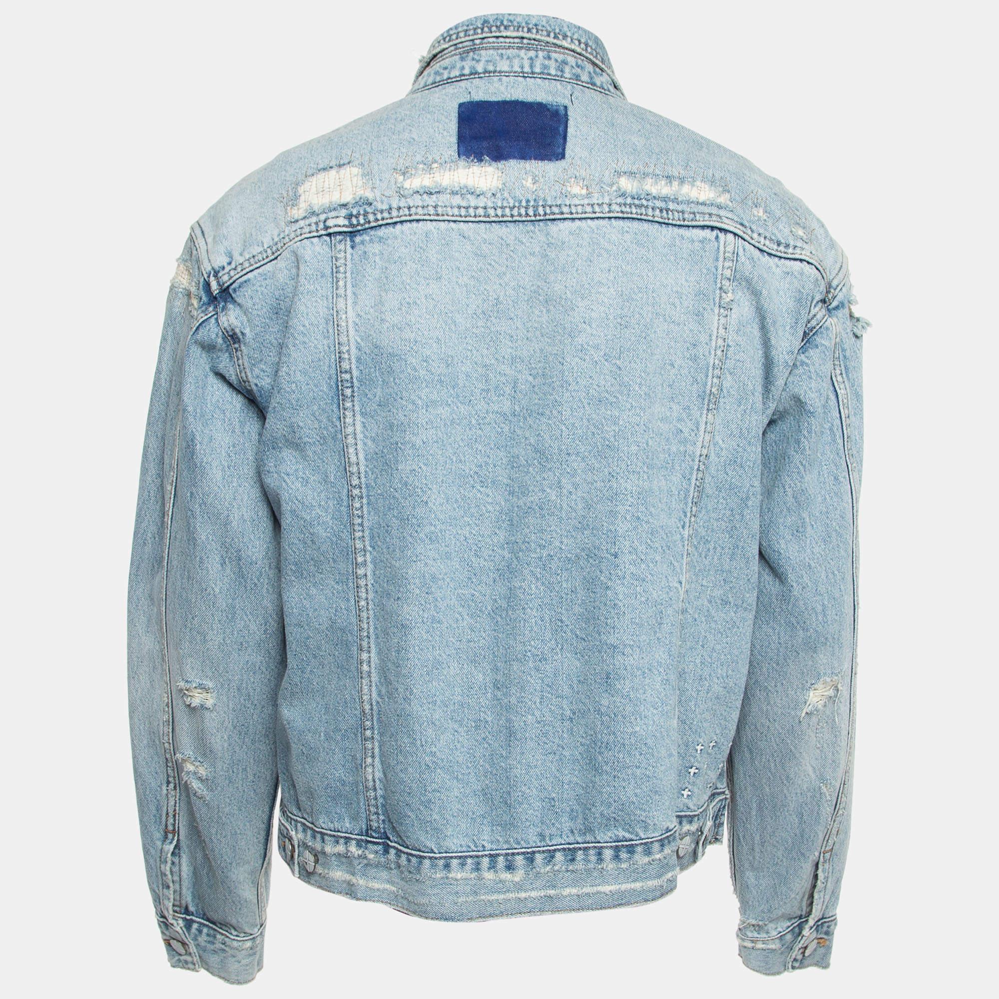 Portata a un nuovo livello di invecchiamento vintage, la Classic Trucker Jacket è una giacca trucker tradizionale dal taglio regolare con pannelli e chiusura frontale con bottoni. Realizzata in denim rigido, questa giacca presenta dettagli di