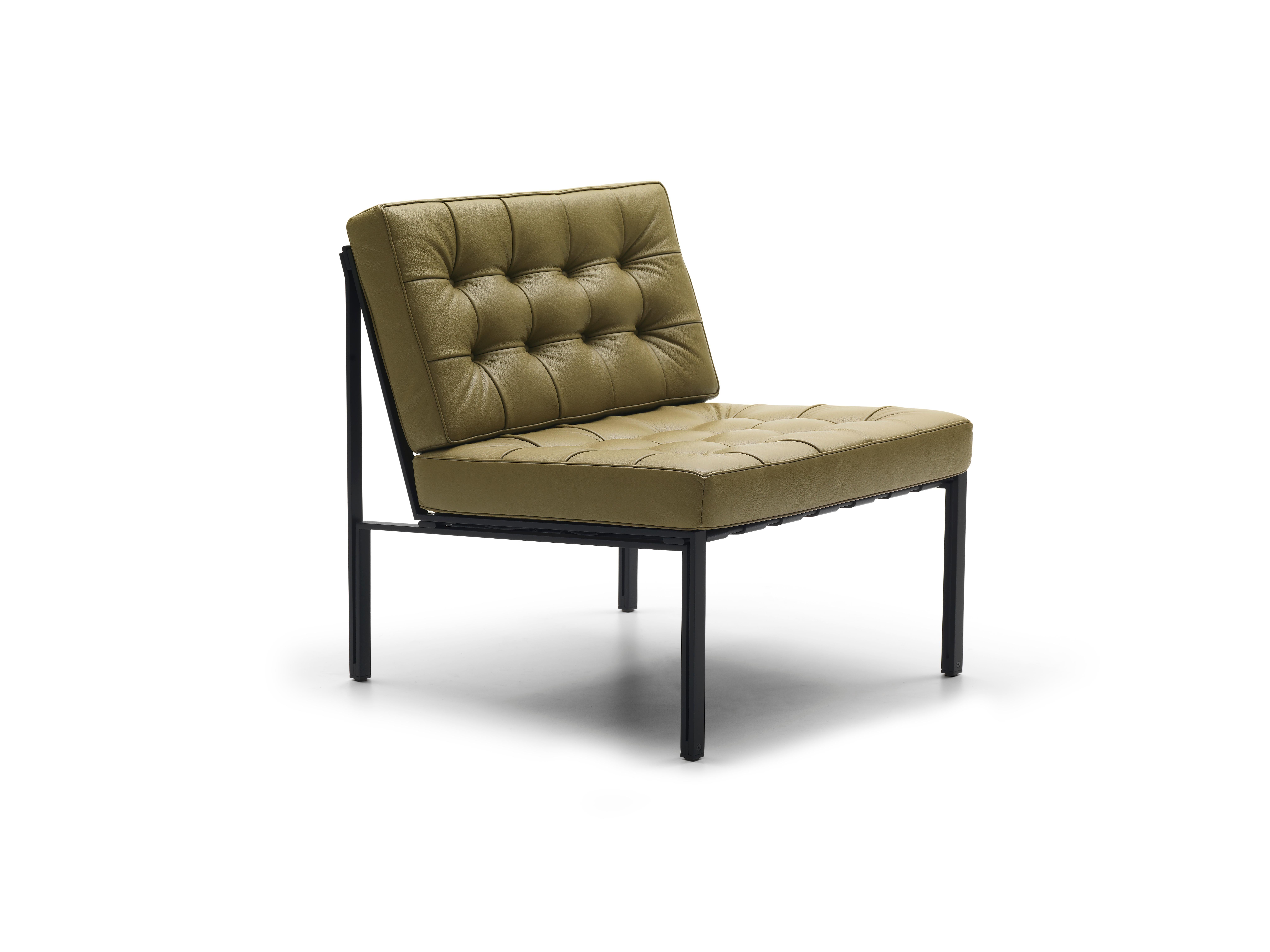 KT-221/01 lounge chair by De Sede
Dimensions: D 53 x W 67 x H 78 cm
Materials: High-gloss chrome-plated flat steel frame. Belts in black core leather. Tables high-gloss chrome-plated. SEDEX upholstery with wadding cushion (leather). 

Prices may