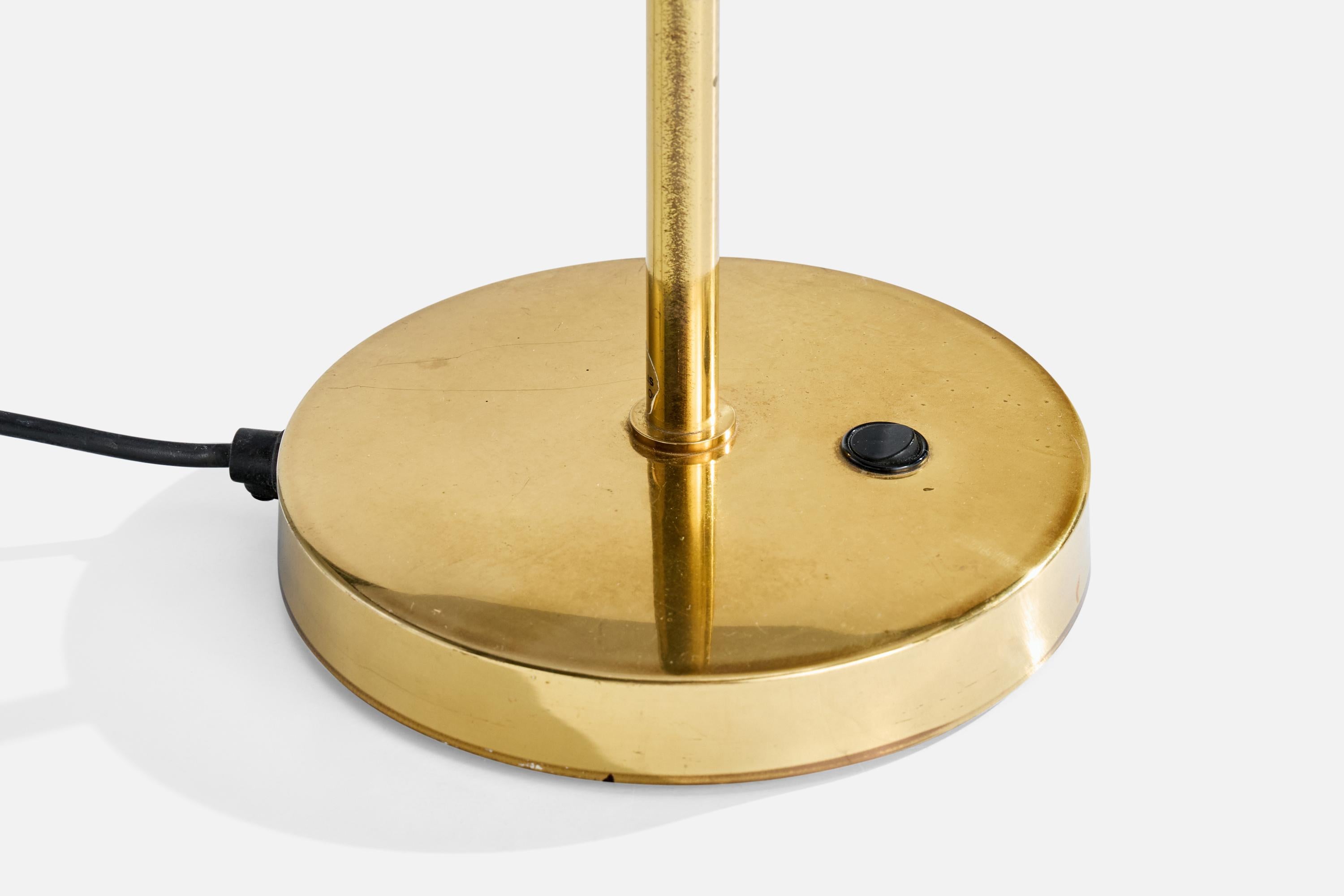 KT Valaisin, Table Lamps, Brass, Finland, 1970s For Sale 3