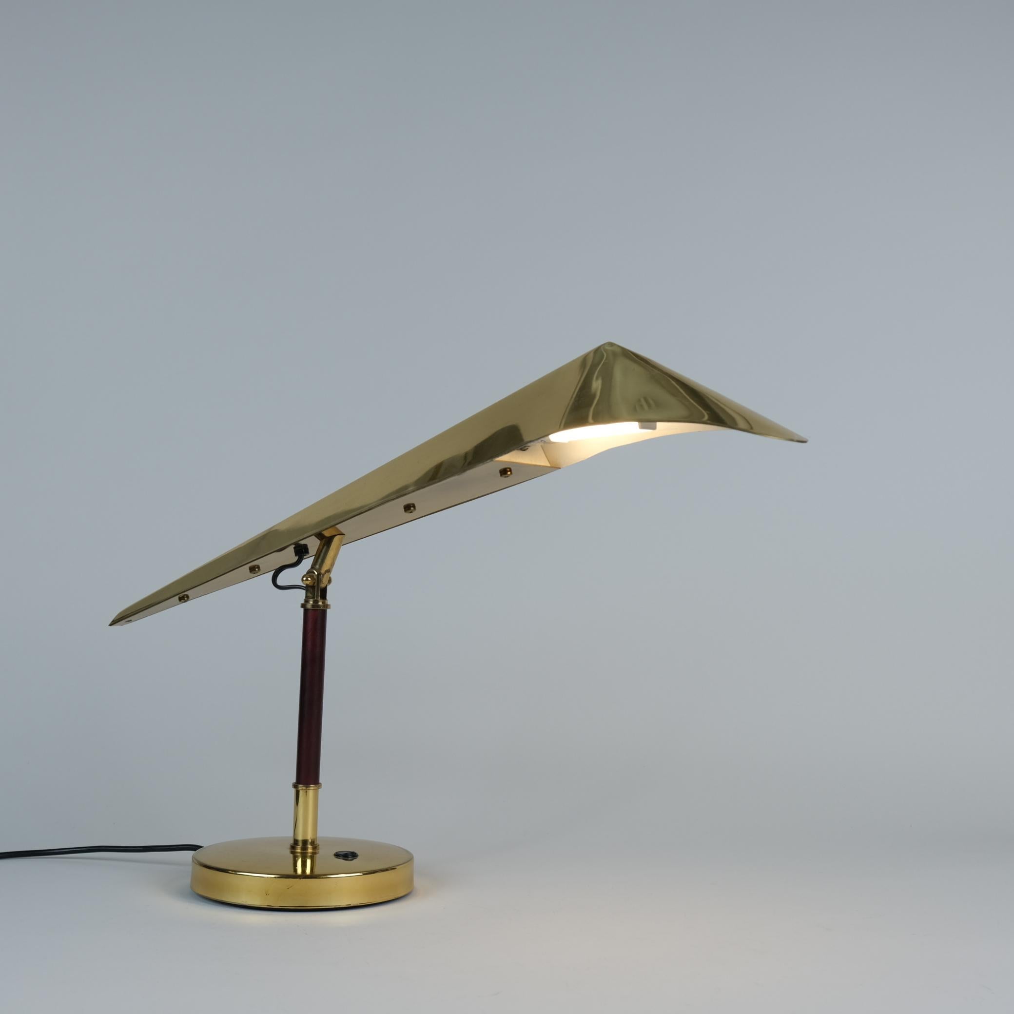 Finnish KT-Valaistus Design Table Lamp in Teak & Brass, Kone Tukku Oy Finland For Sale