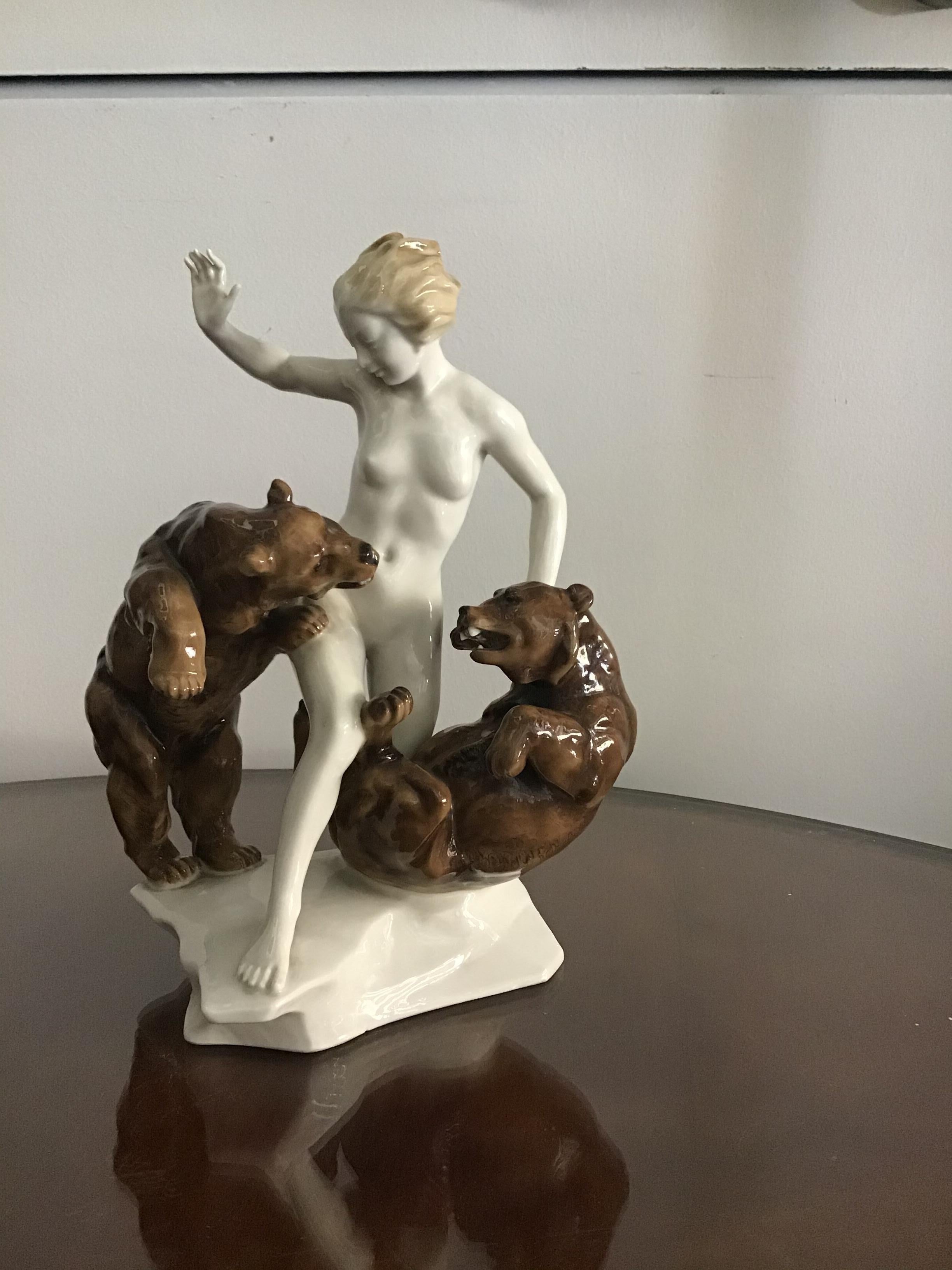K.Tutter “Woman with Bears” Porcelain, 1940, Germany  For Sale 3