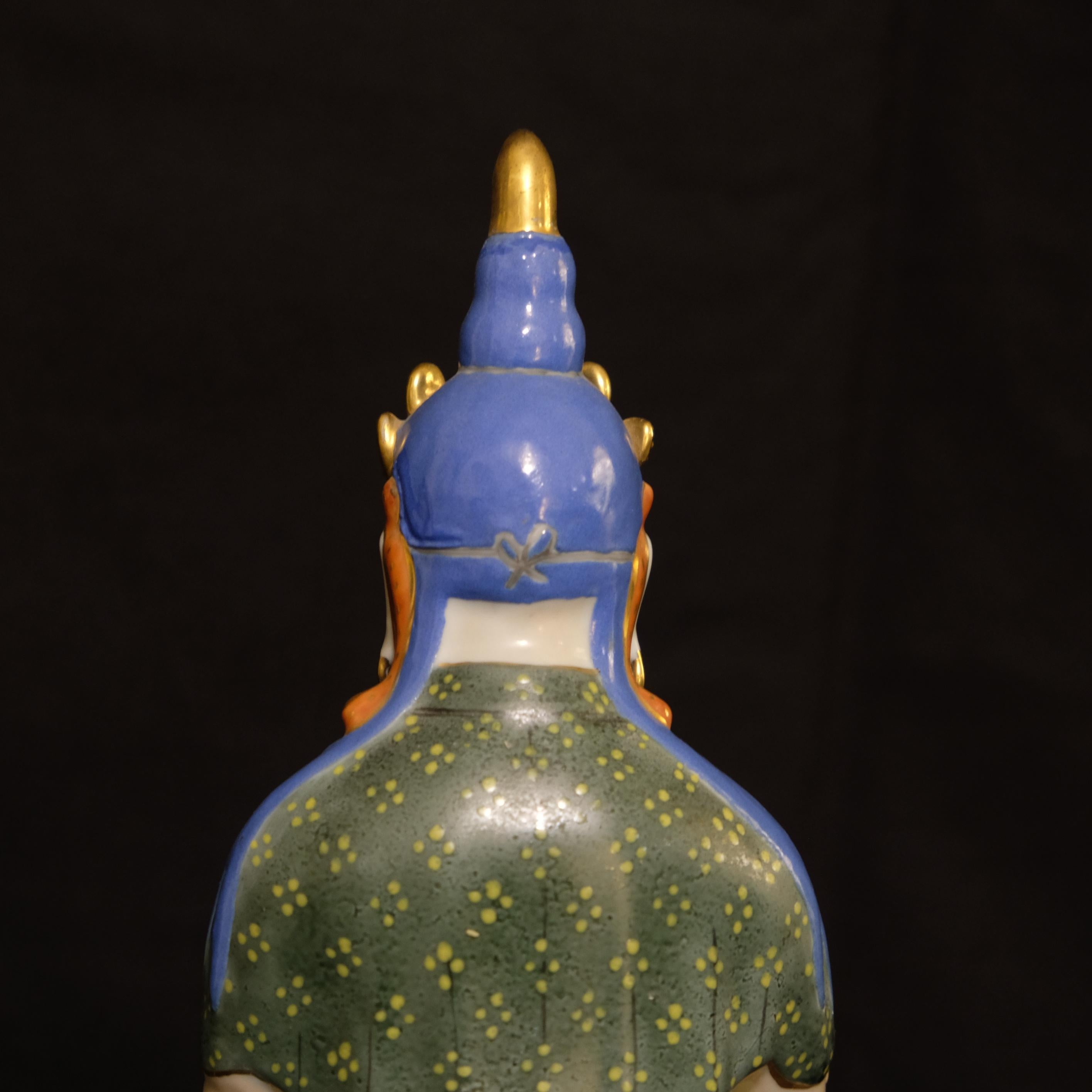 Kuan Yin Seated on a Lotus Base, Porcelain Figure of Mid 20th Century For Sale 4