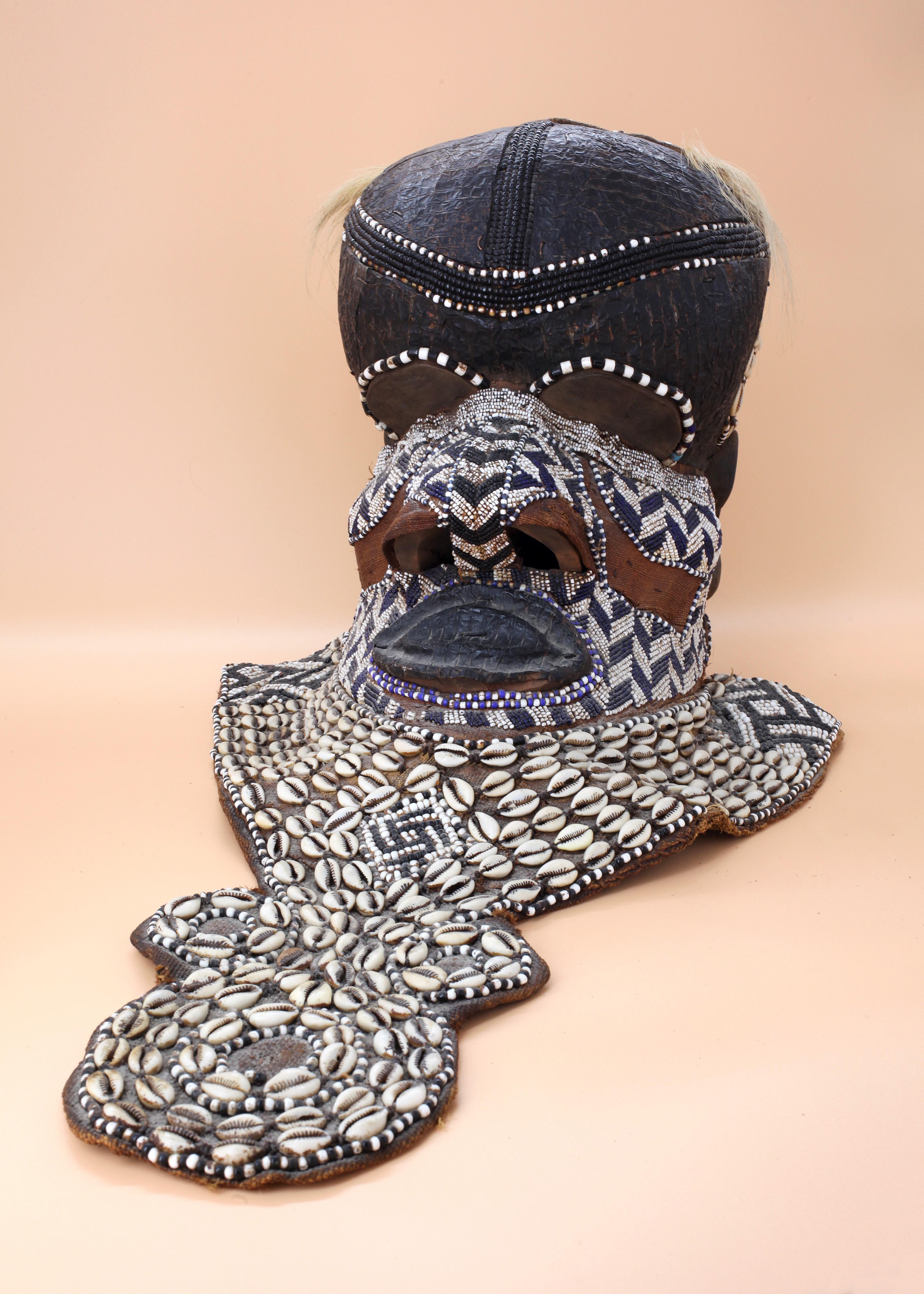 Hand-Carved Kuba Bwoom Mask For Sale